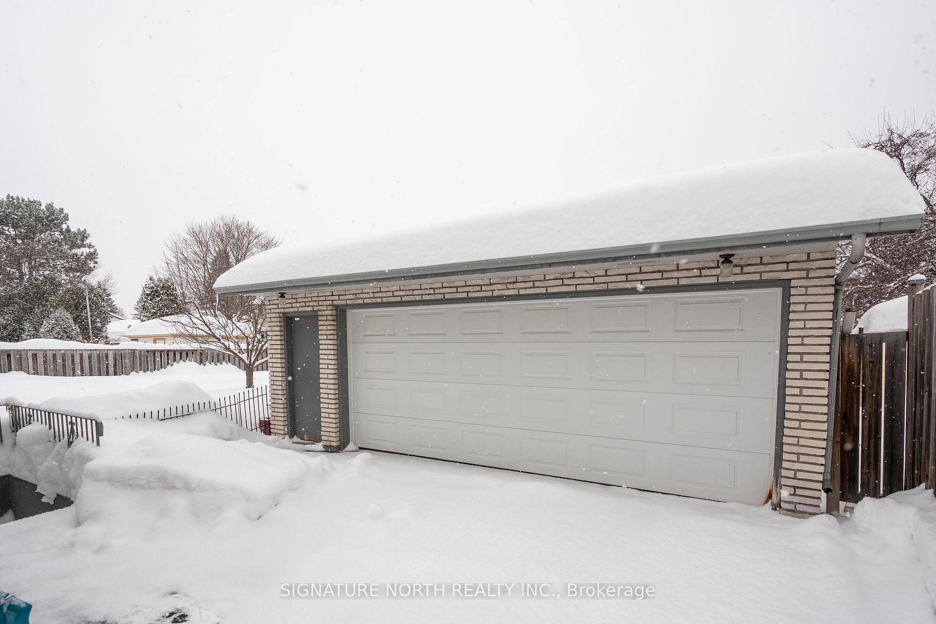 Photo 3 of 619 Thornloe Drive, Thunder Bay, Northwood Park — HOMEH