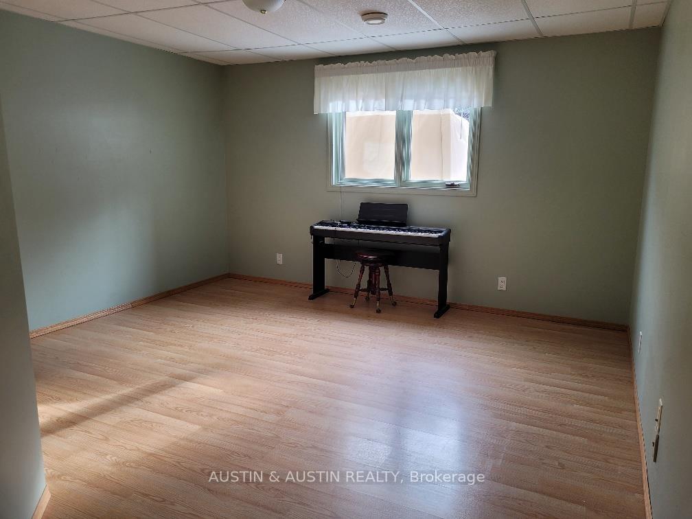 Photo 13 of 34 Wabigoon Drive W, Dryden, Edgewater Terrace — HOMEH
