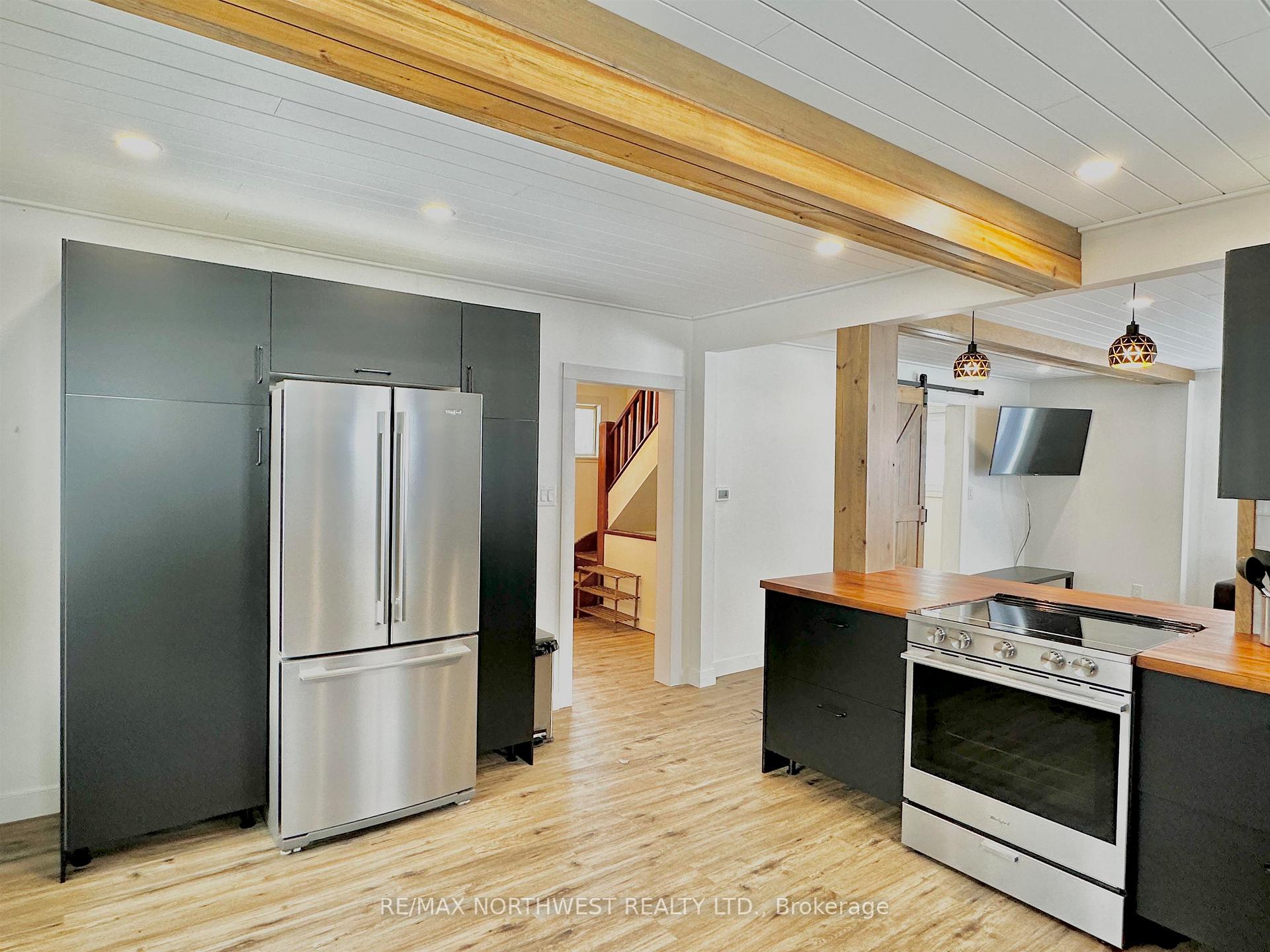 Photo 4 of 1201 Superior Street, Kenora, Keewatin — HOMEH