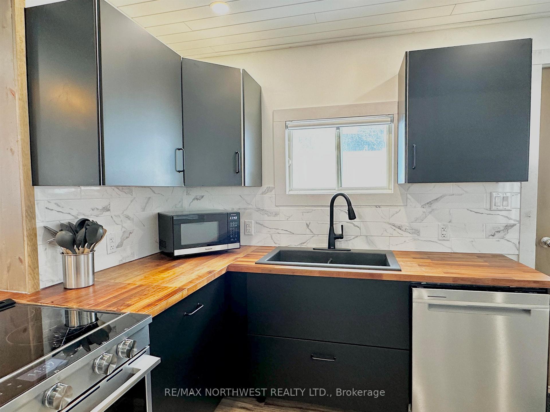 Photo 5 of 1201 Superior Street, Kenora, Keewatin — HOMEH