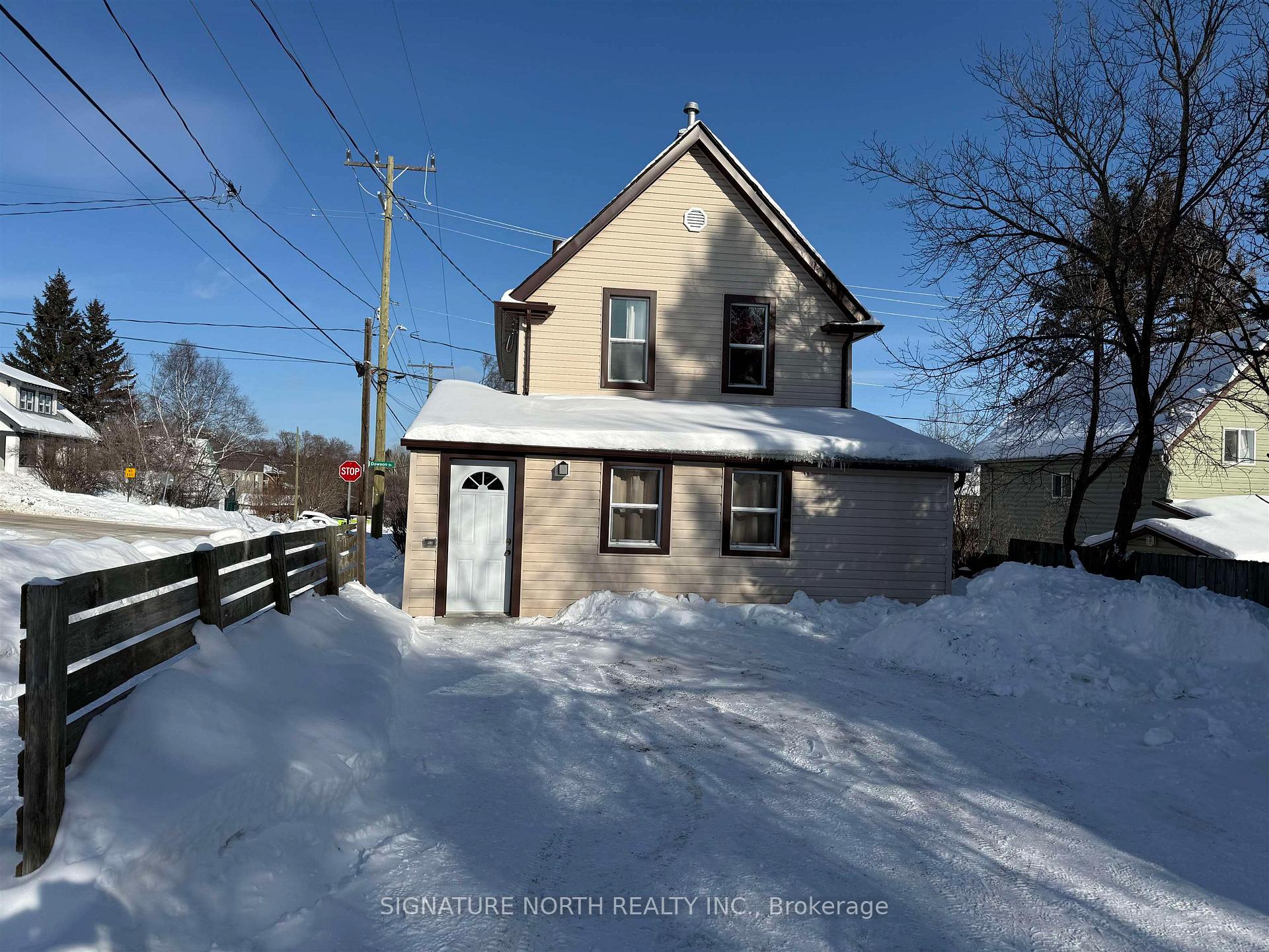 Photo 5 of 335 Dawson Street, Thunder Bay, College Heights — HOMEH