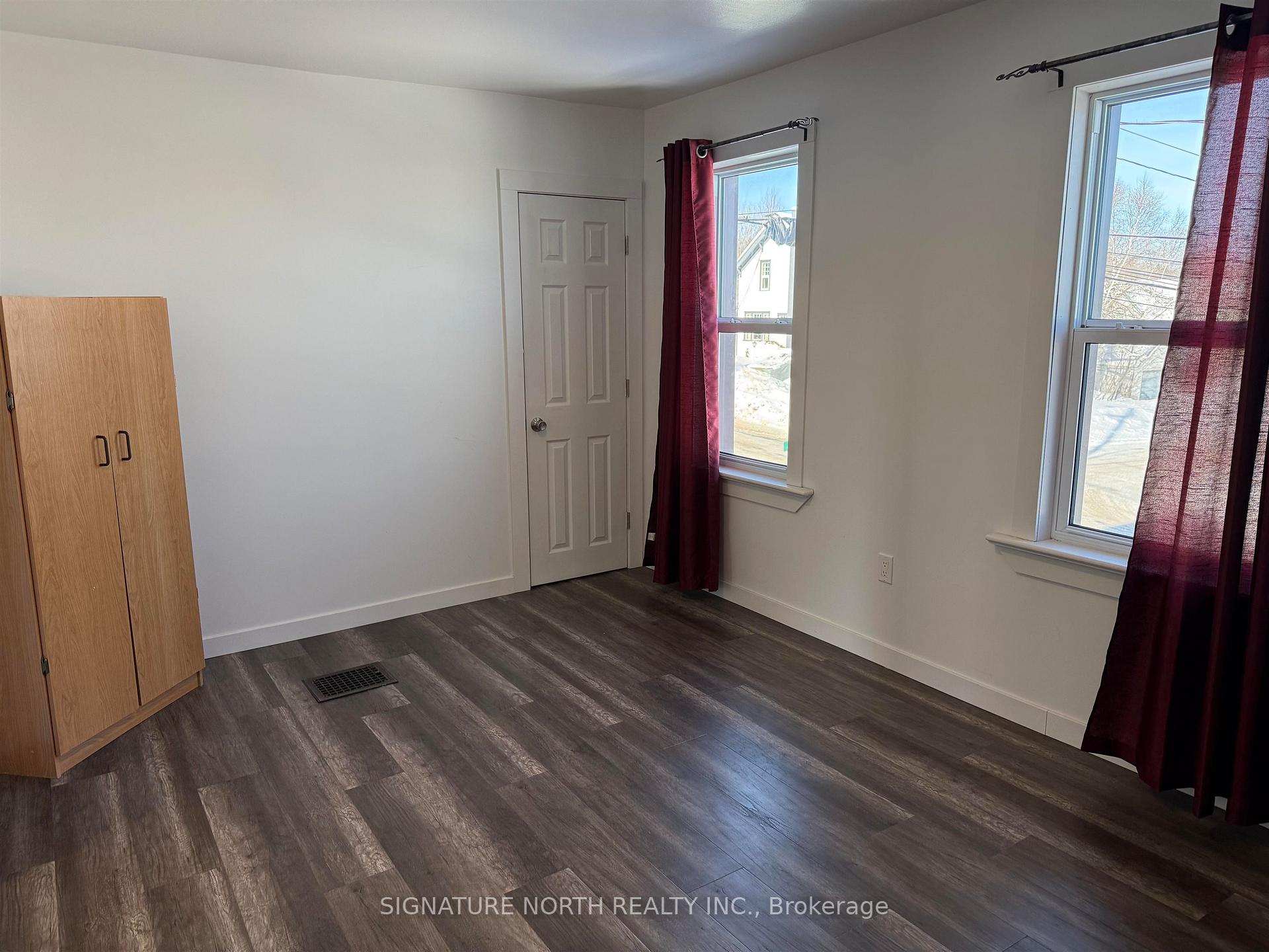 Photo 32 of 335 Dawson Street, Thunder Bay, College Heights — HOMEH