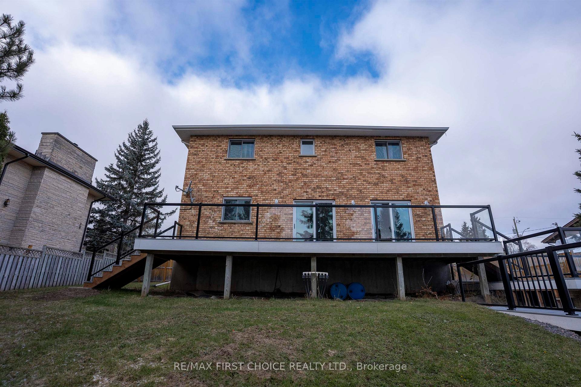 Photo 5 of 191 Skyline Avenue, Thunder Bay, John Street North — HOMEH