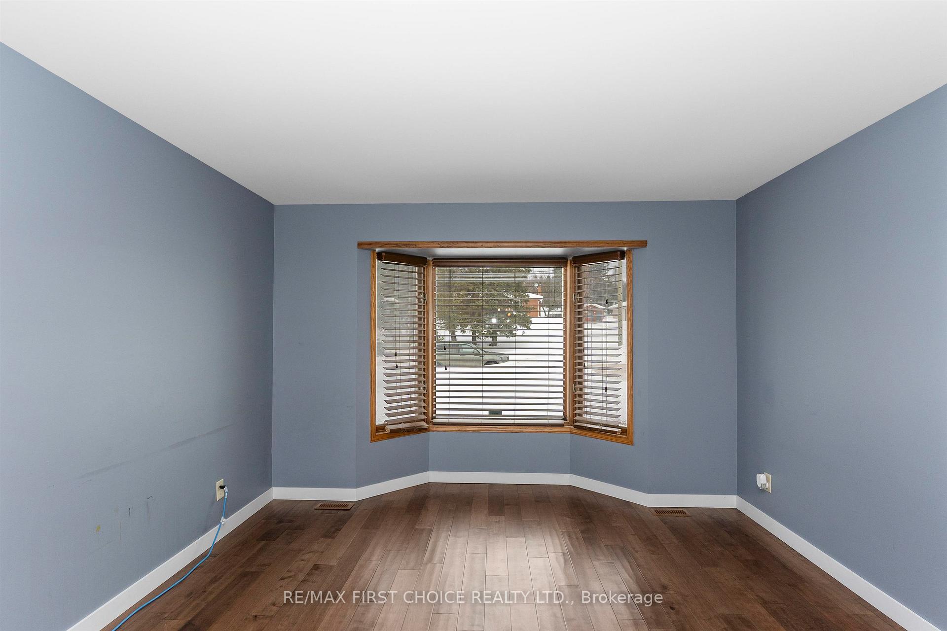 Photo 17 of 191 Skyline Avenue, Thunder Bay, John Street North — HOMEH