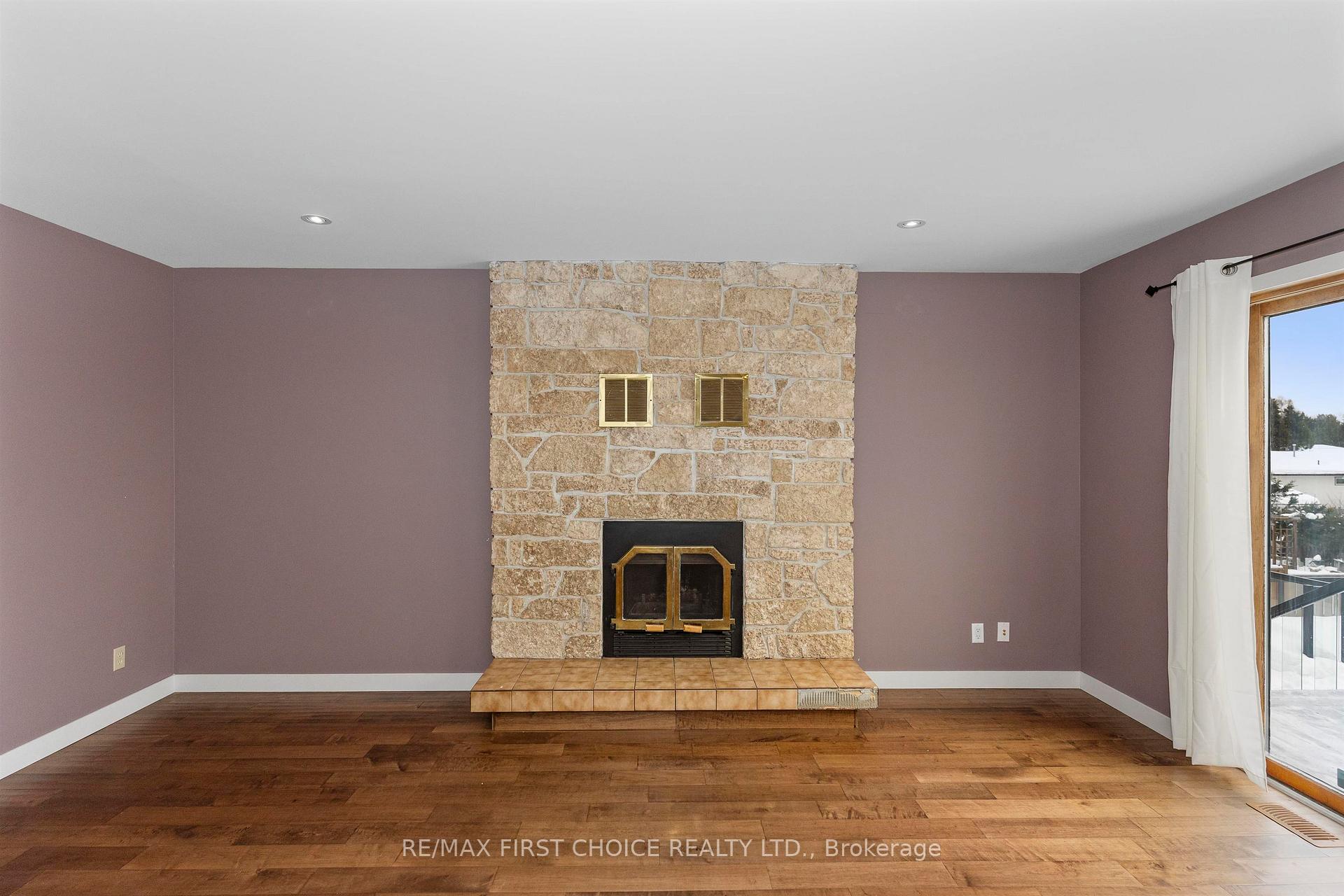 Photo 19 of 191 Skyline Avenue, Thunder Bay, John Street North — HOMEH