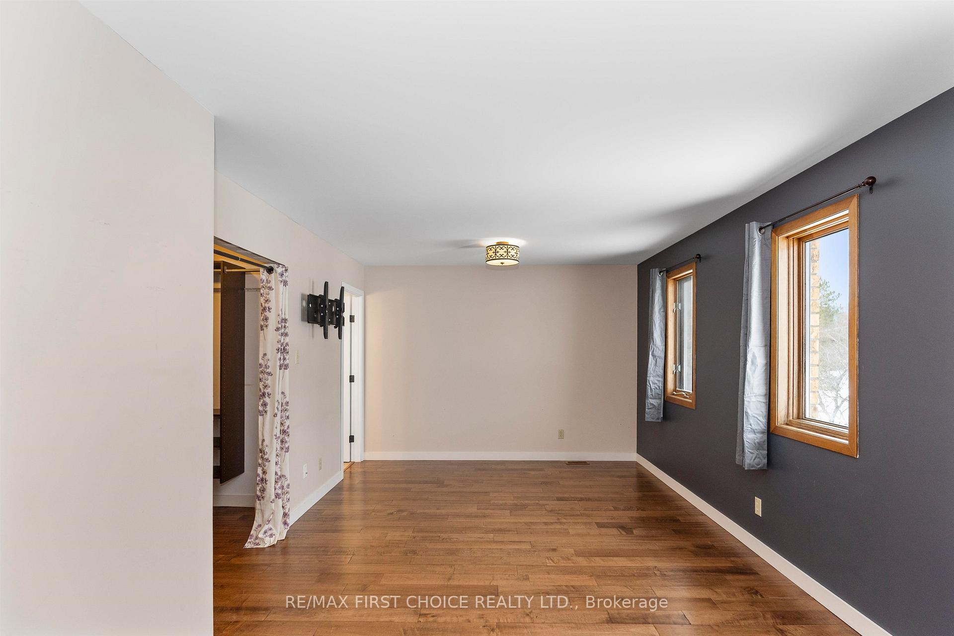 Photo 23 of 191 Skyline Avenue, Thunder Bay, John Street North — HOMEH