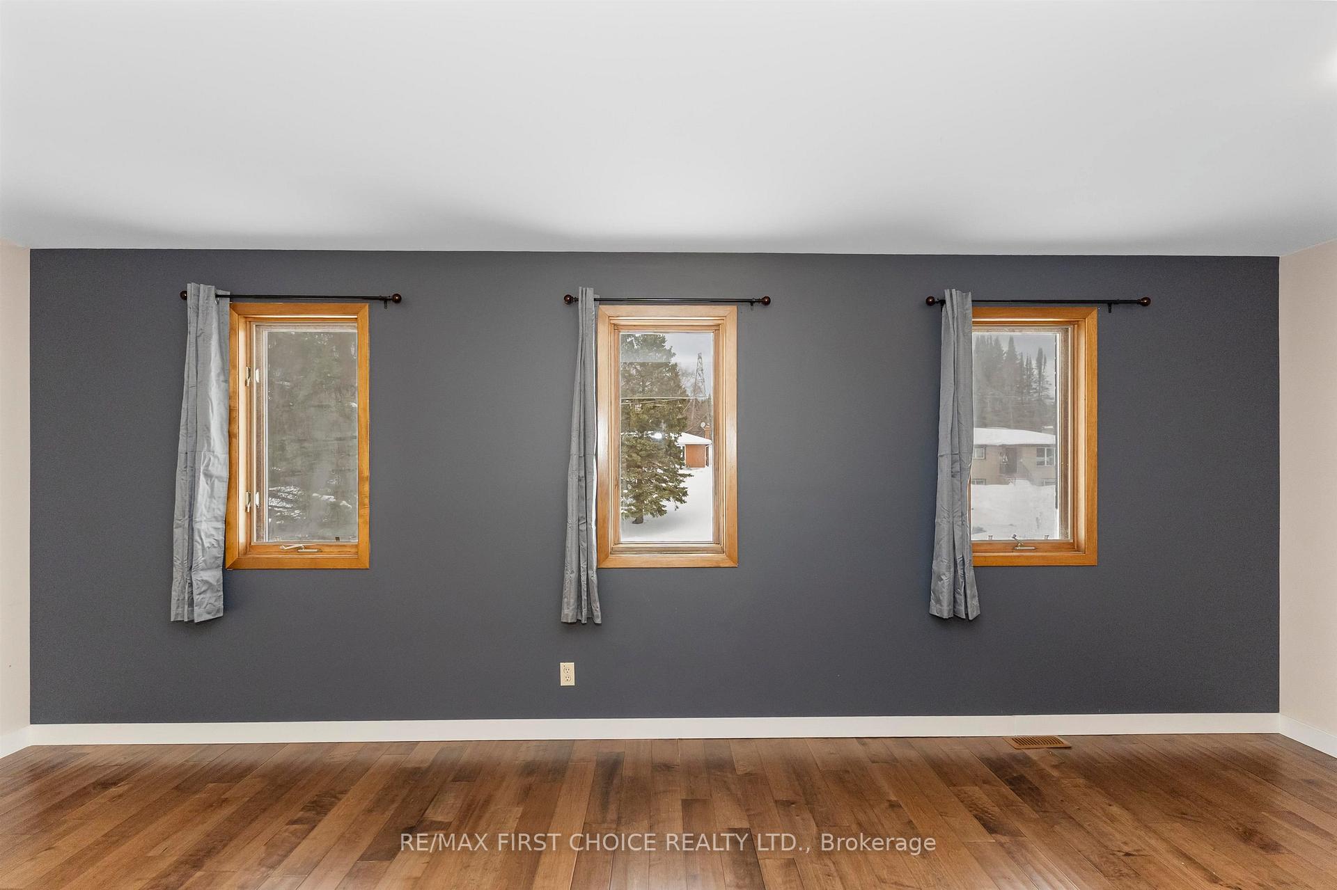 Photo 24 of 191 Skyline Avenue, Thunder Bay, John Street North — HOMEH