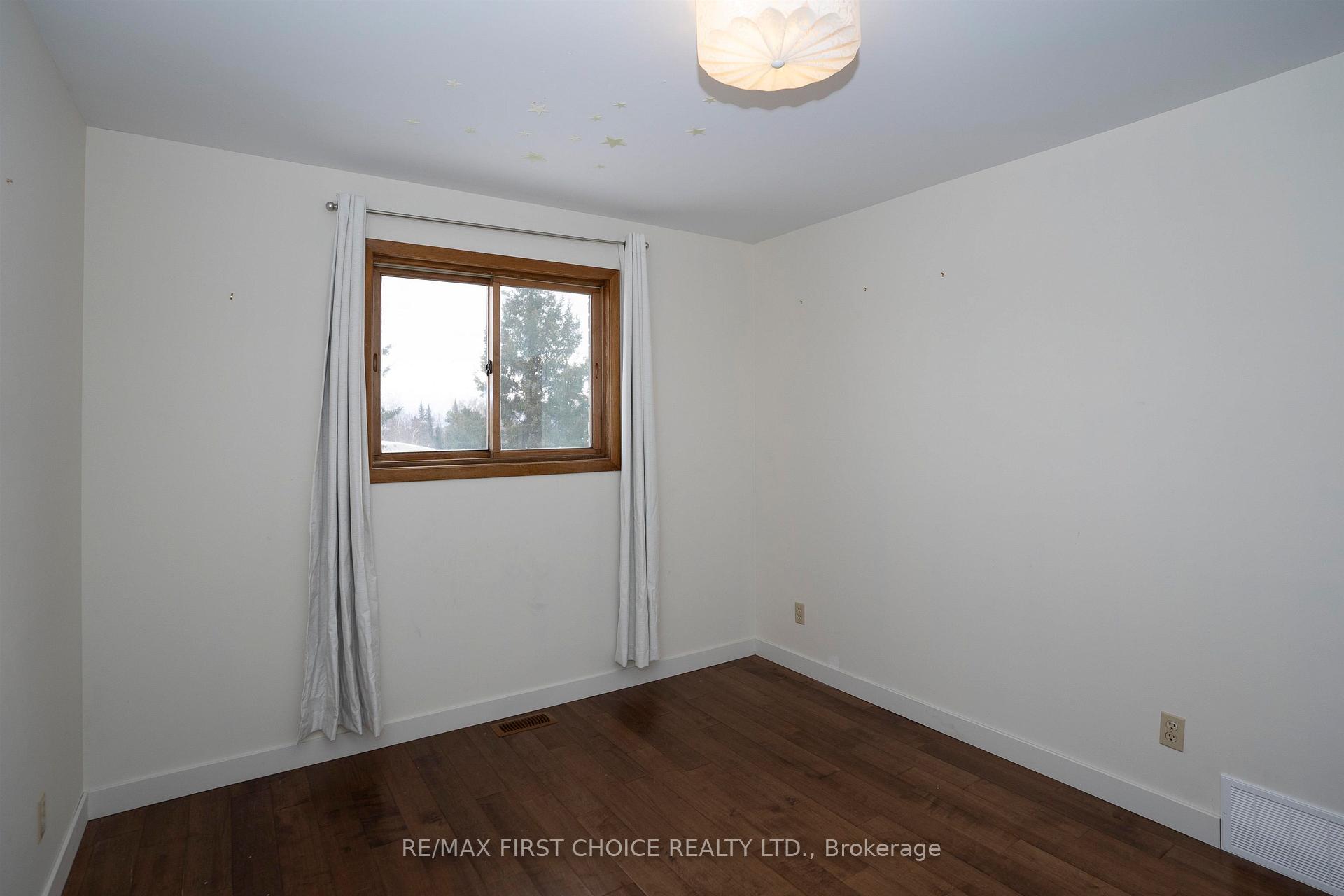 Photo 31 of 191 Skyline Avenue, Thunder Bay, John Street North — HOMEH