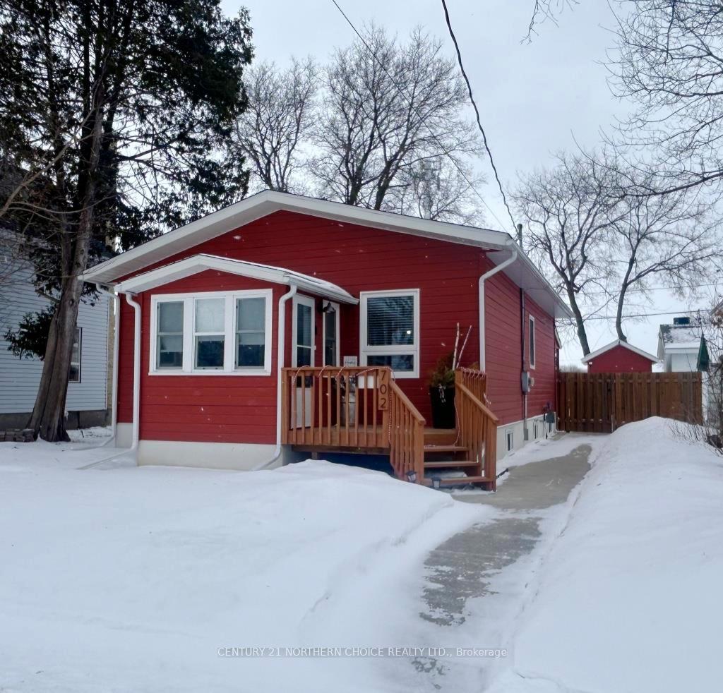 Photo 1 of 702 Armit Avenue, Fort Frances — HOMEH