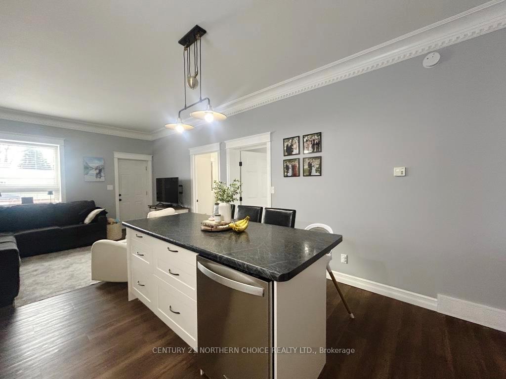 Photo 5 of 702 Armit Avenue, Fort Frances — HOMEH