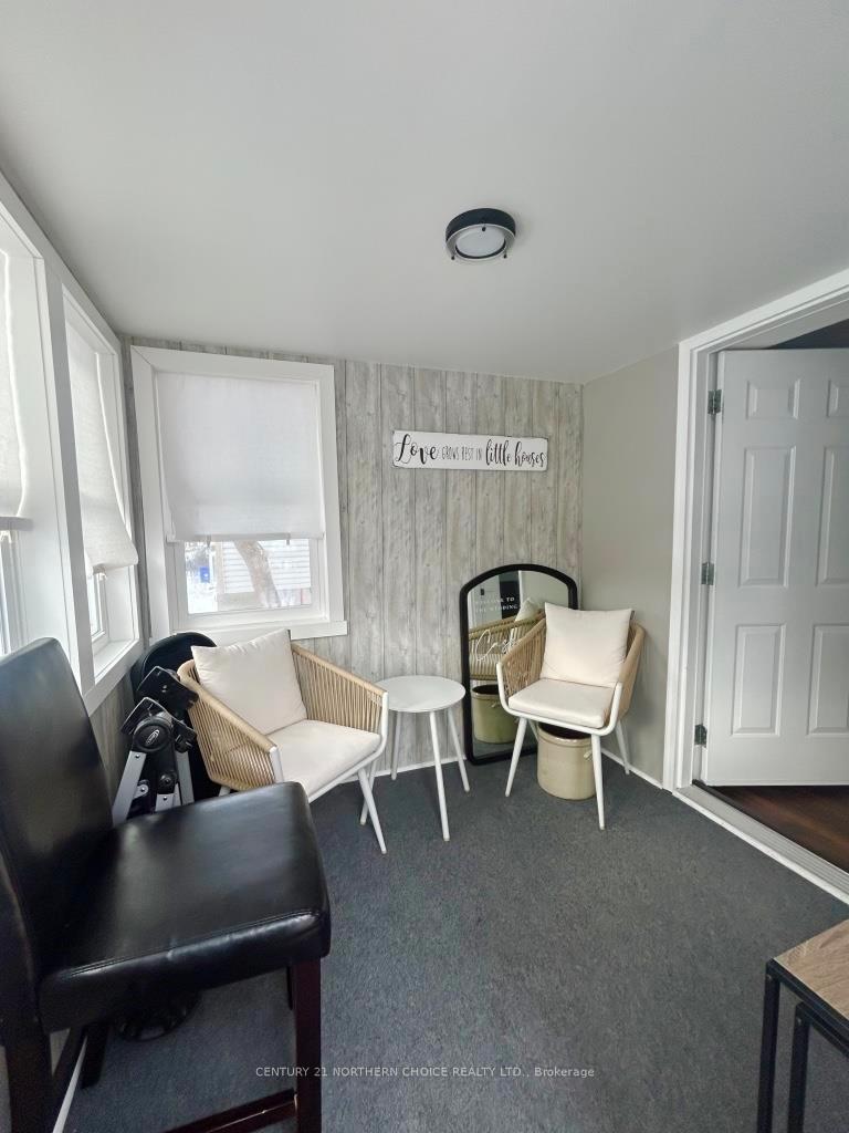 Photo 8 of 702 Armit Avenue, Fort Frances — HOMEH