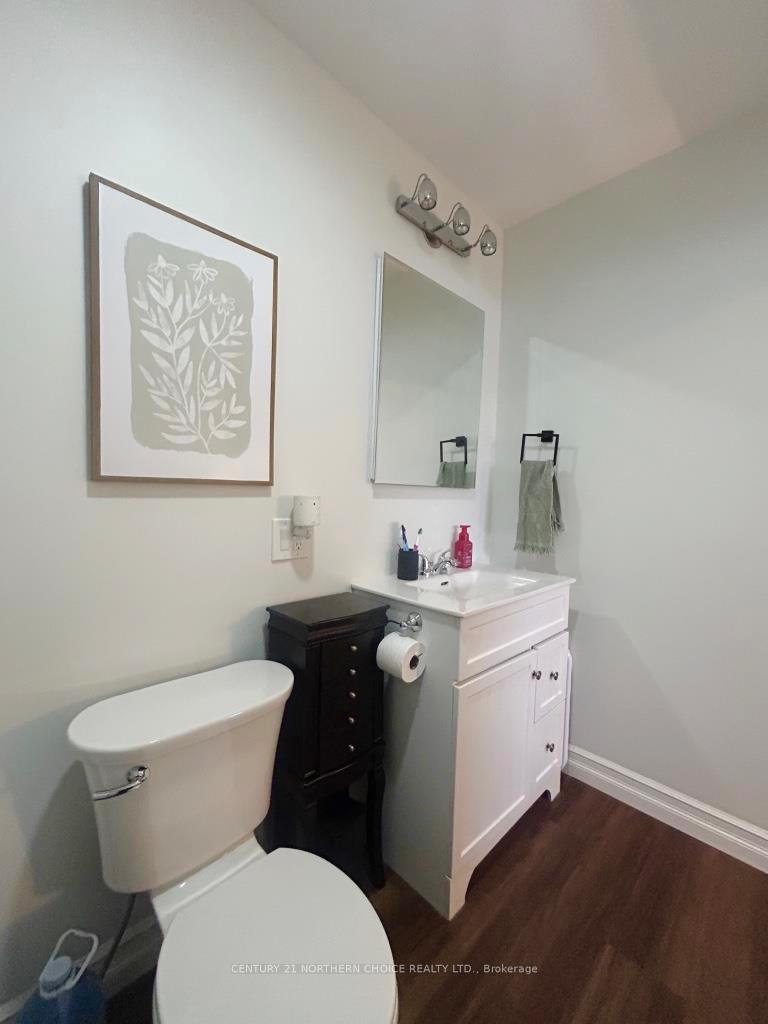 Photo 15 of 702 Armit Avenue, Fort Frances — HOMEH