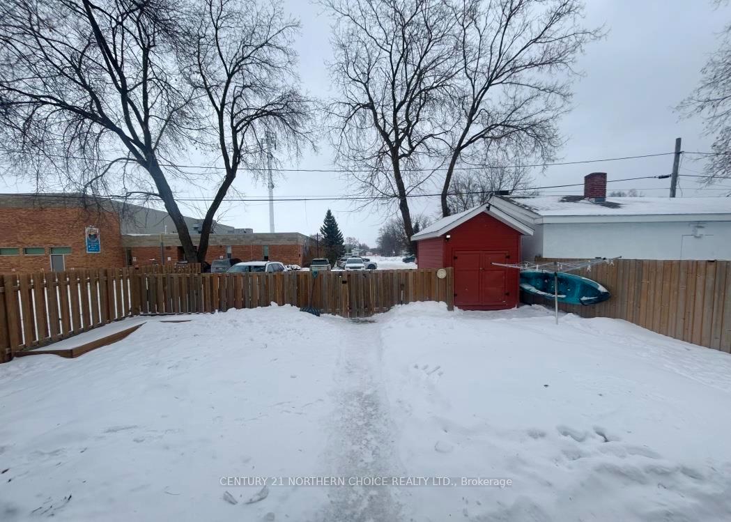 Photo 23 of 702 Armit Avenue, Fort Frances — HOMEH