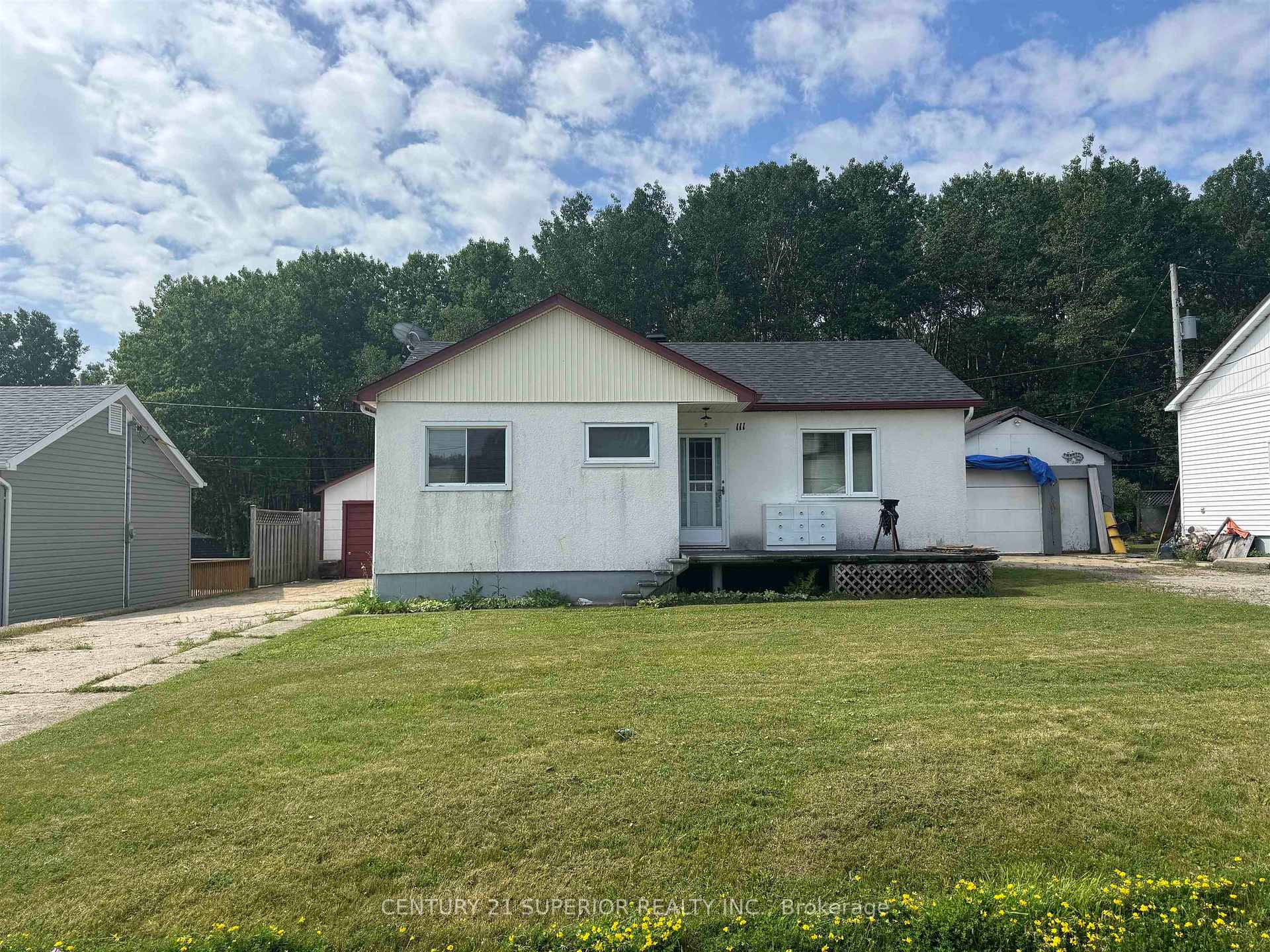 Photo 2 of 111 Warbler Drive, Manitouwadge — HOMEH