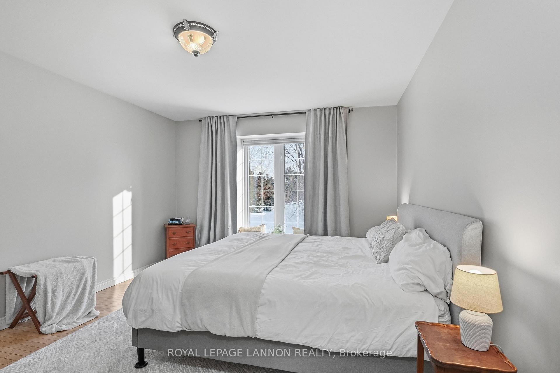 Photo 20 of 1866 Oliver Road, Thunder Bay, McIntyre South — HOMEH