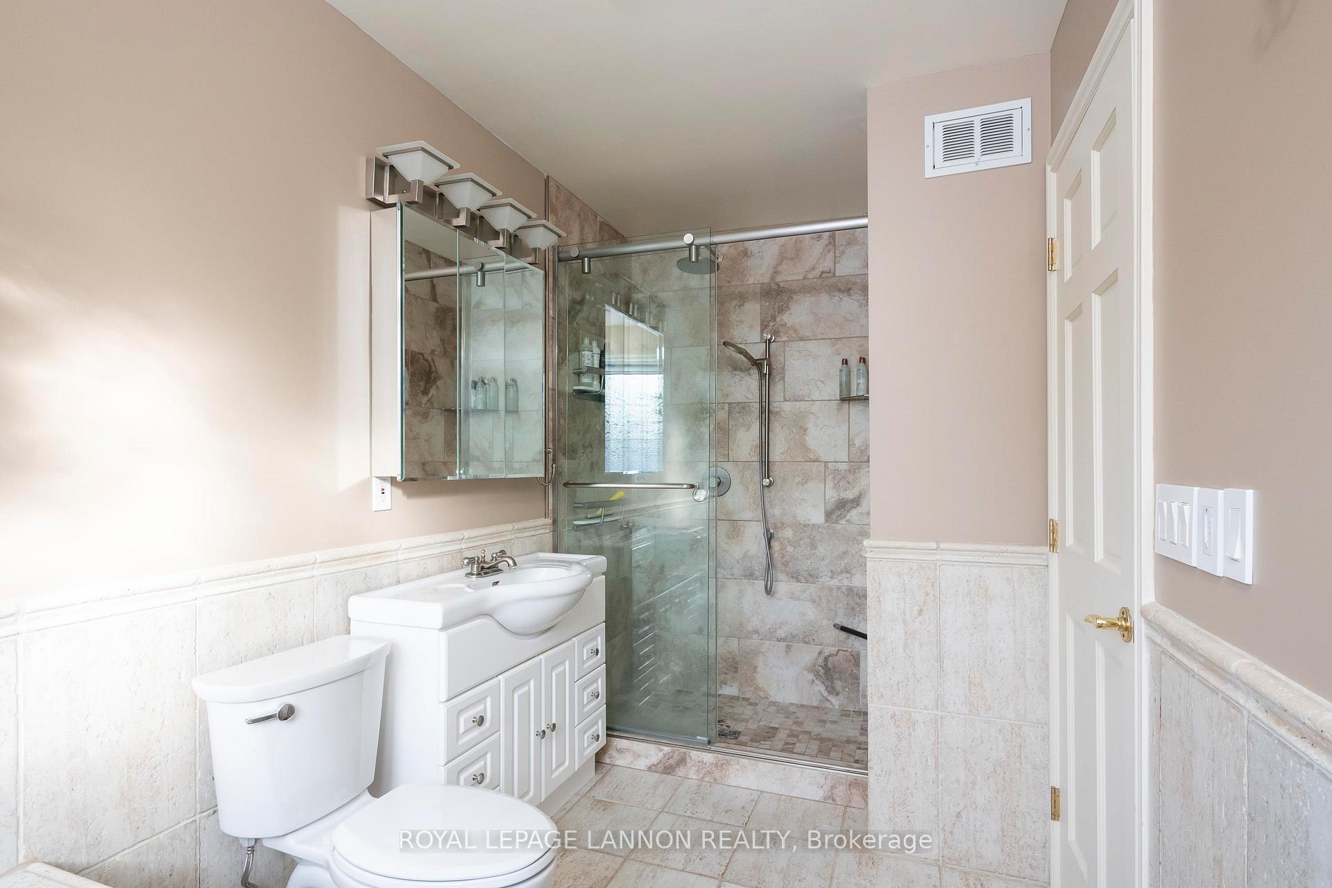 Photo 23 of 1866 Oliver Road, Thunder Bay, McIntyre South — HOMEH