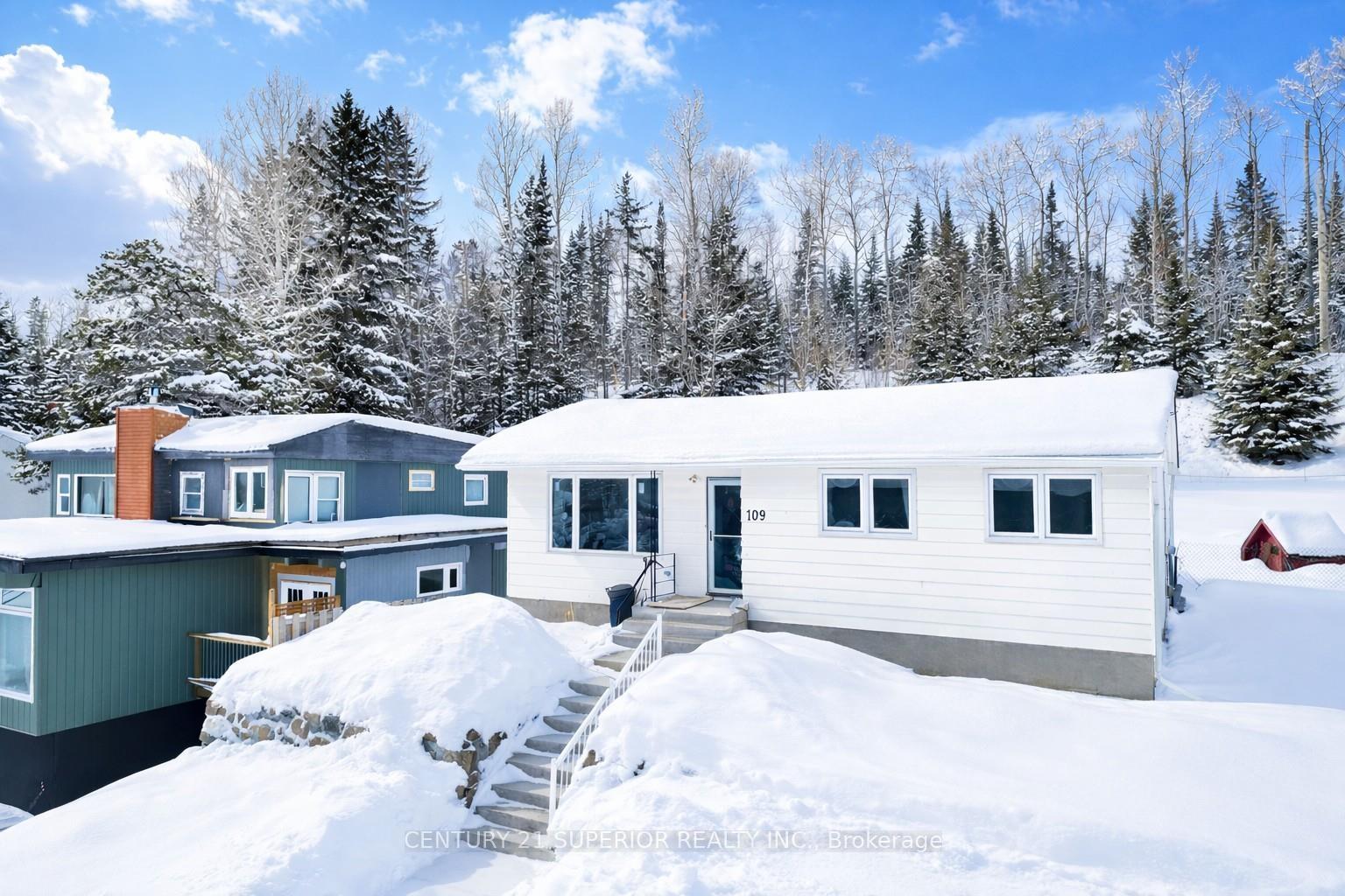 Photo 2 of 109 McKirdy Ave, Nipigon — HOMEH