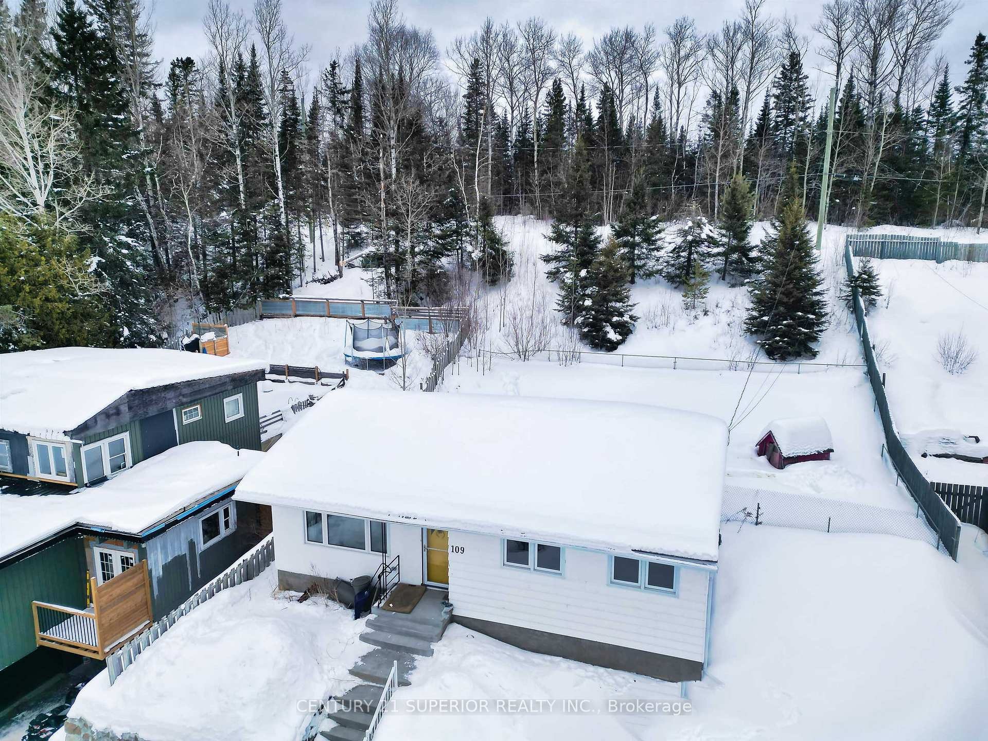 Photo 3 of 109 McKirdy Ave, Nipigon — HOMEH