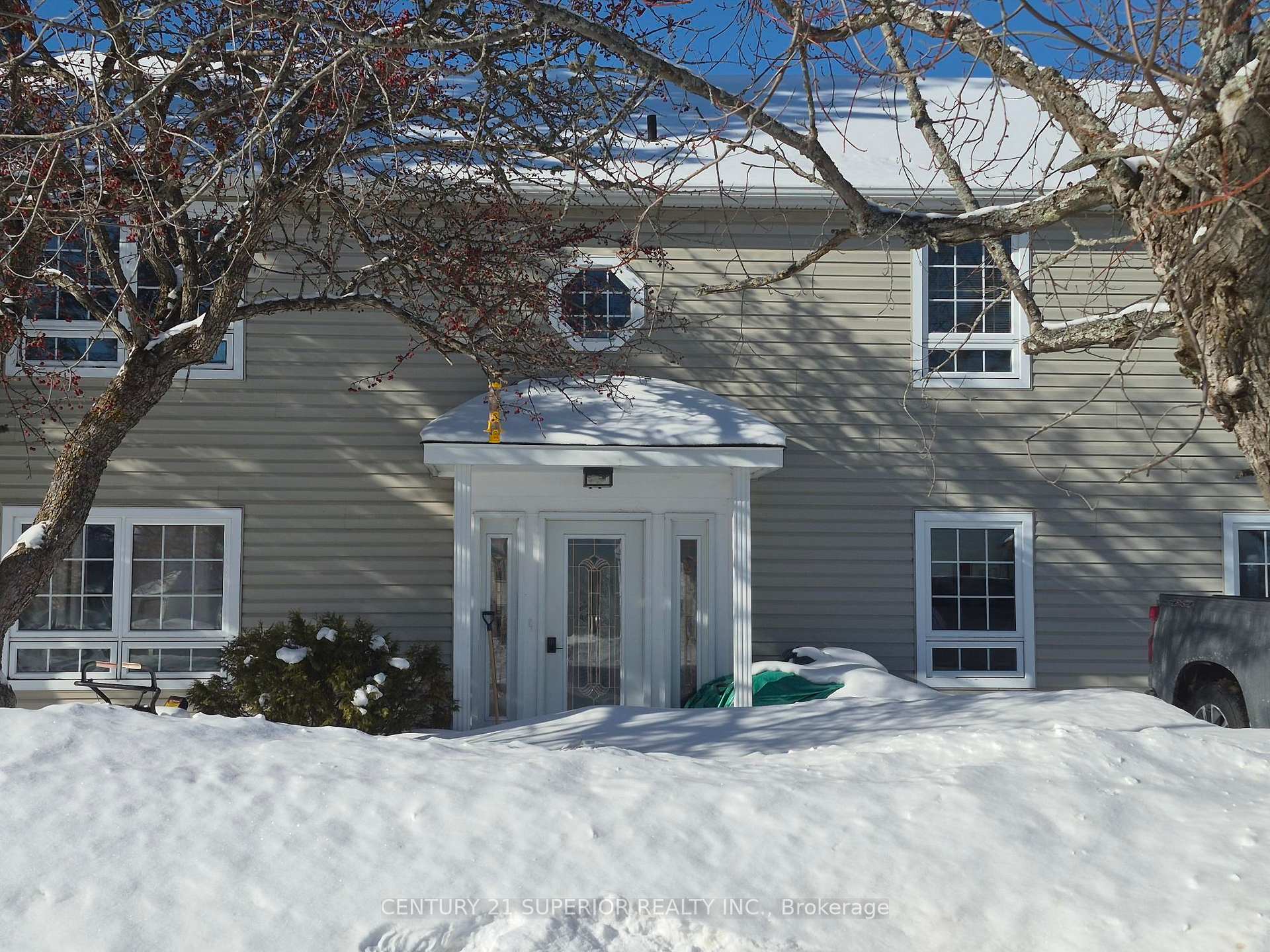 Photo 3 of 14 Drake Street, Marathon — HOMEH