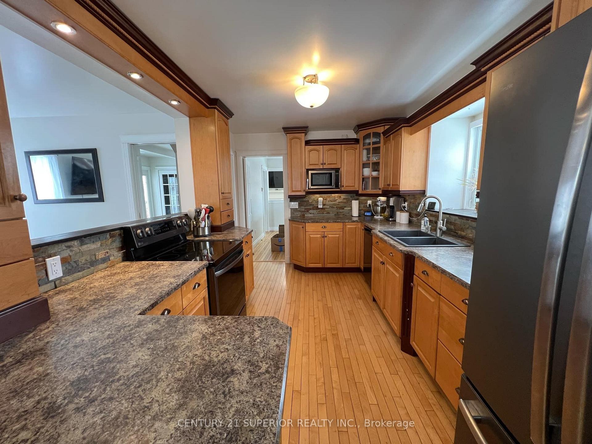 Photo 13 of 14 Drake Street, Marathon — HOMEH