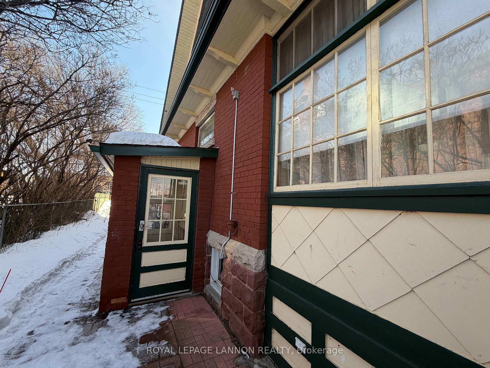 Photo 5 of 308 Archibald, Thunder Bay, Hyde Park — HOMEH