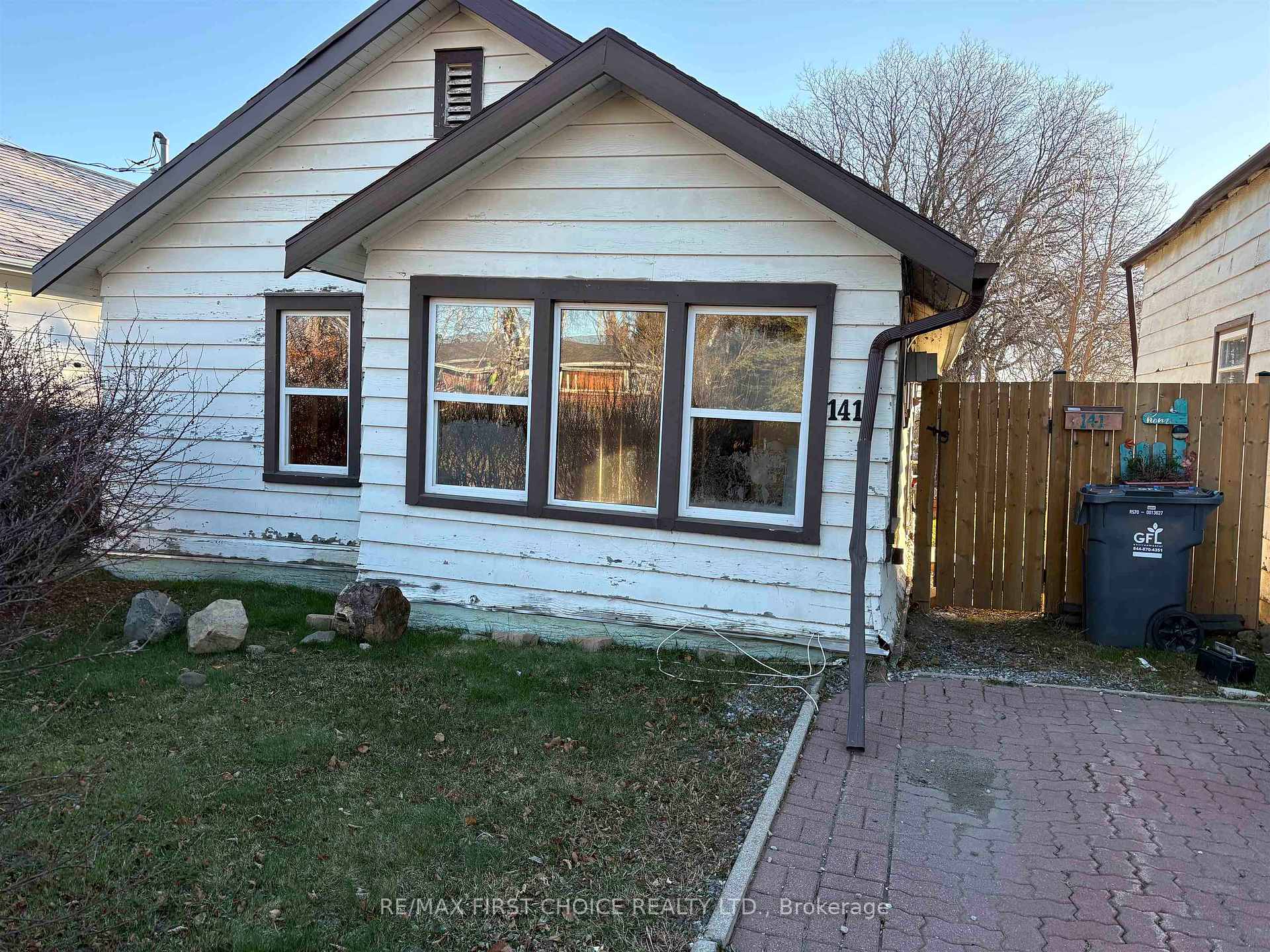 Photo 1 of 141 Pine Street, Thunder Bay, College Heights — HOMEH