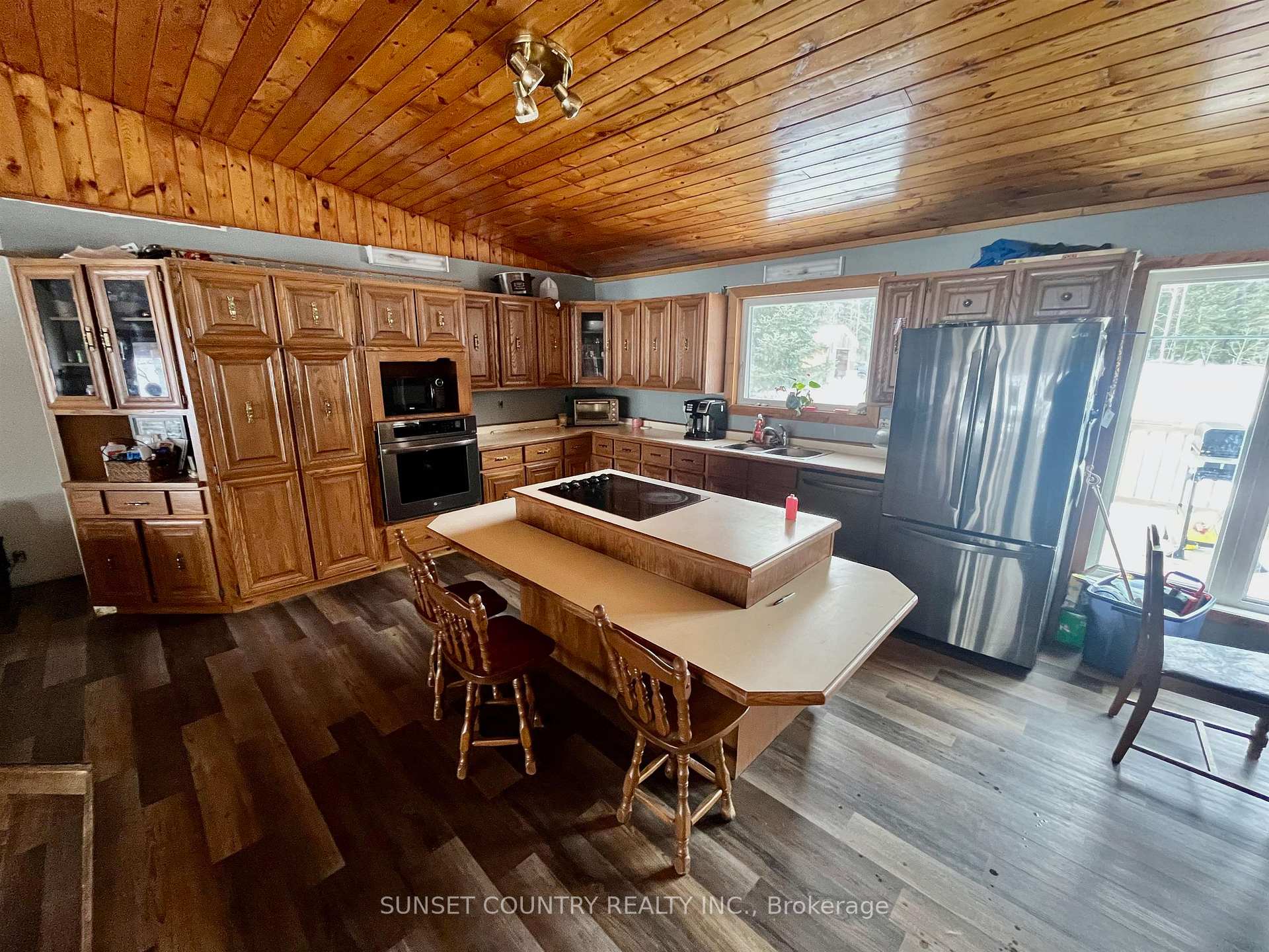 Photo 2 of 389 Parker Point Road, Kenora Remote Area, Oxdrift — HOMEH