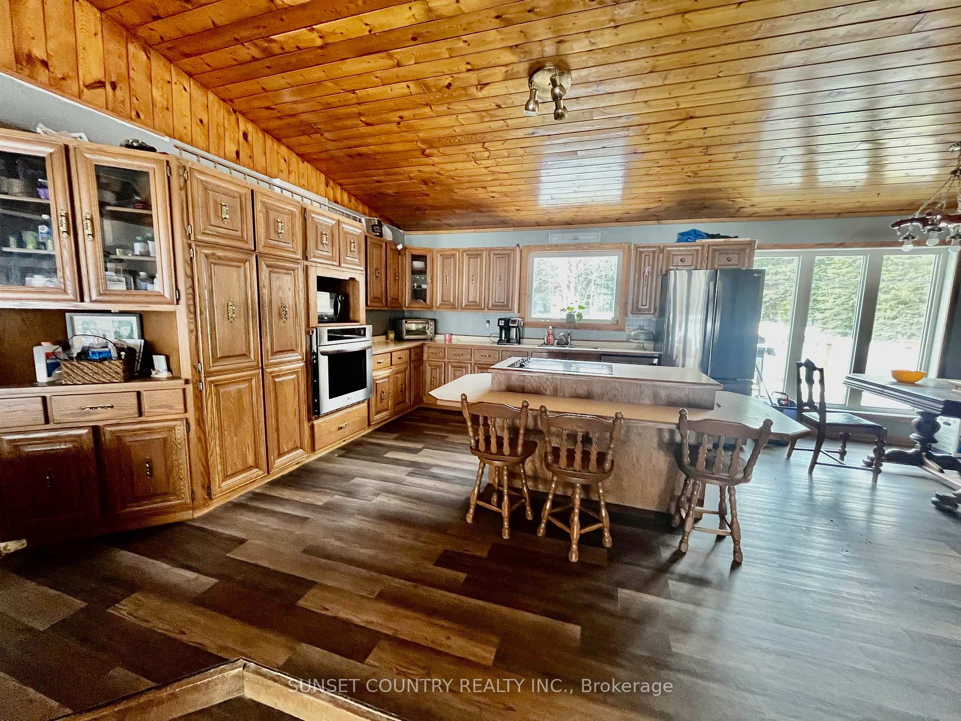 Photo 4 of 389 Parker Point Road, Kenora Remote Area, Oxdrift — HOMEH