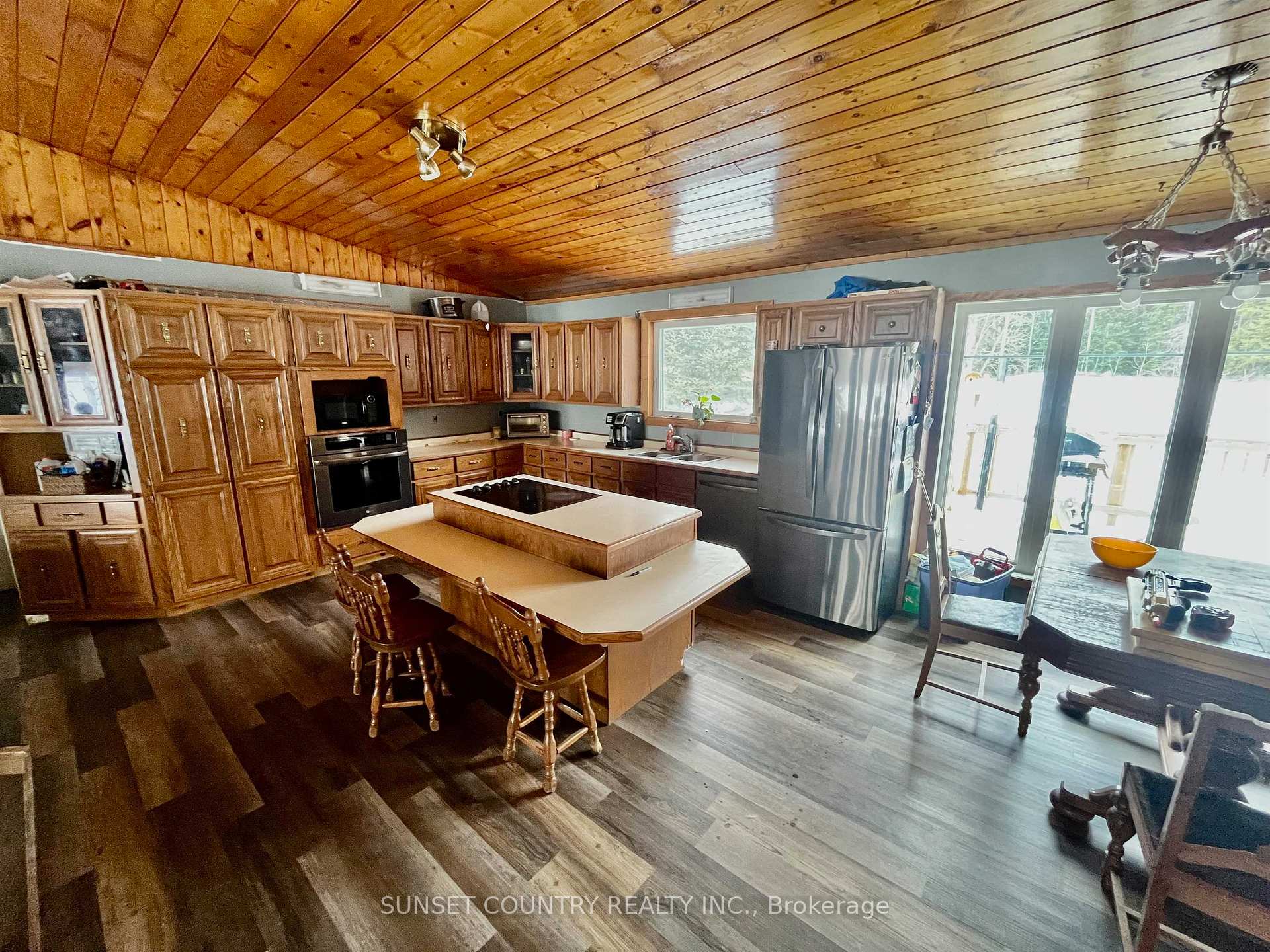 Photo 5 of 389 Parker Point Road, Kenora Remote Area, Oxdrift — HOMEH