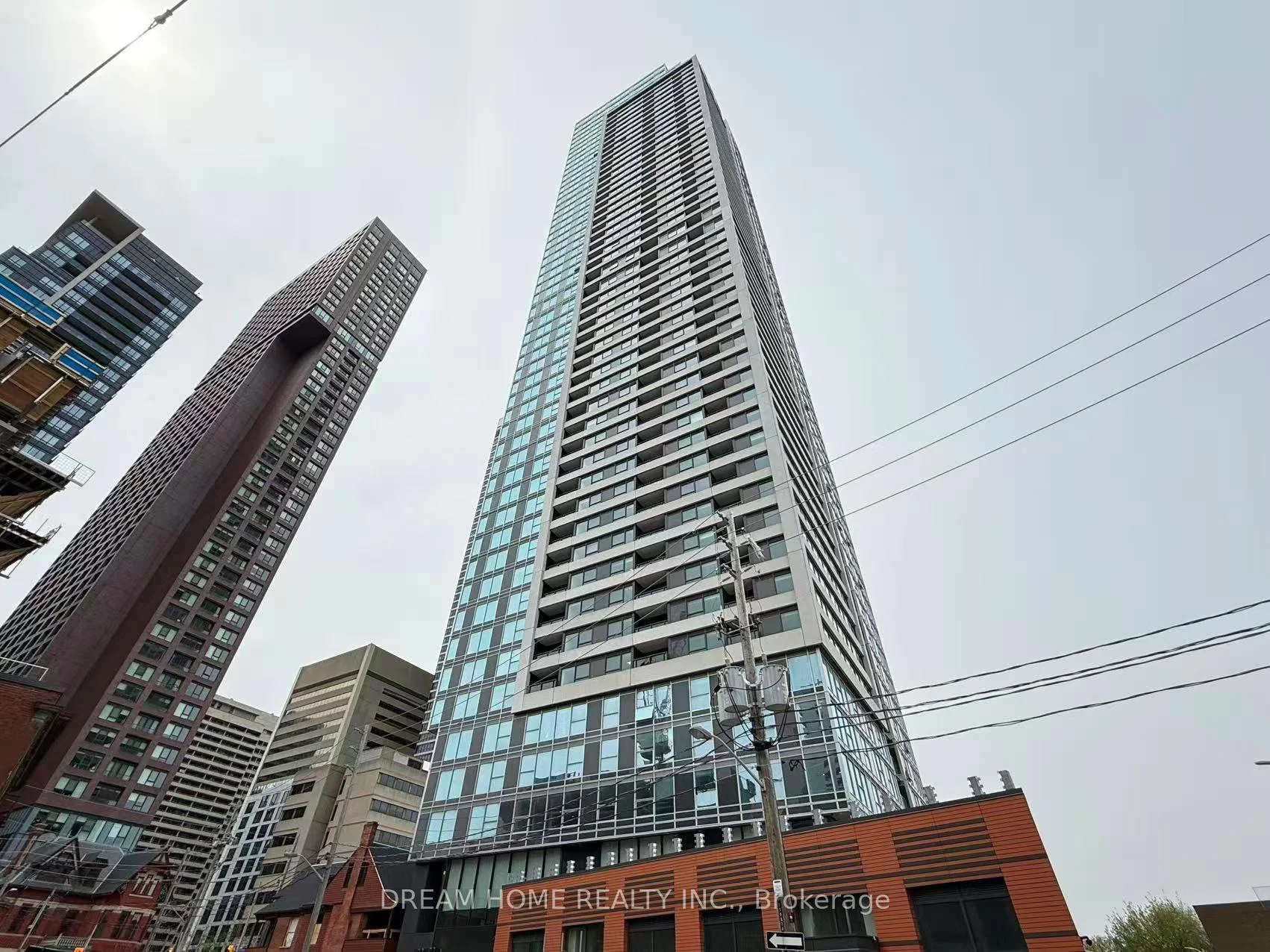 Photo 2 of Unit 1911, 609 Sherbourne Street, Toronto, North St. James Town — HOMEH