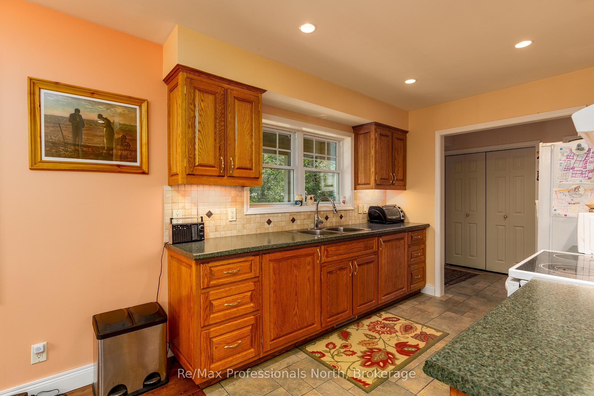 Photo 13 of 1003 Heron Lane, Gravenhurst, Morrison — HOMEH