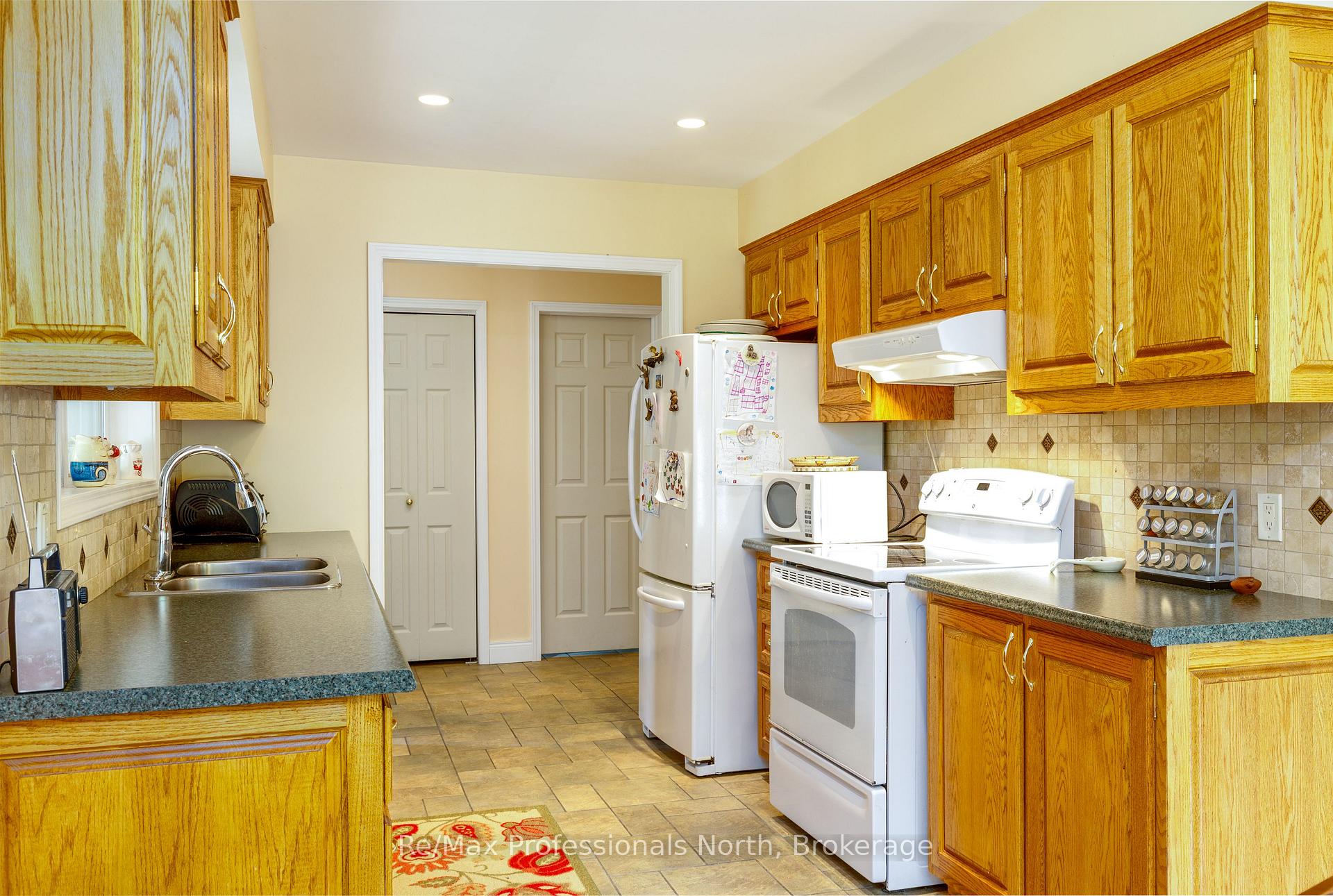 Photo 14 of 1003 Heron Lane, Gravenhurst, Morrison — HOMEH