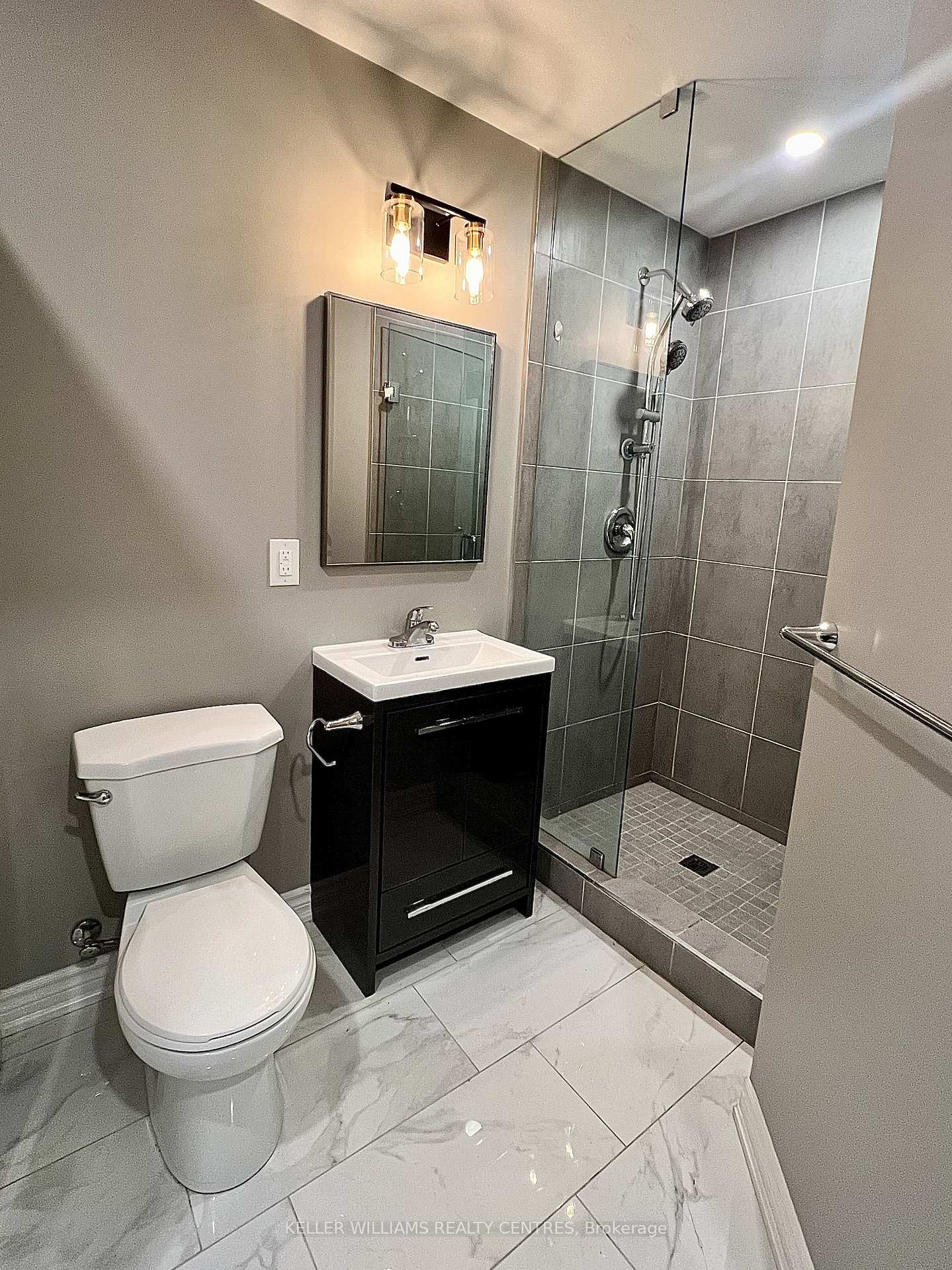 Photo 21 of 124 Elephant Hill Drive, Clarington, Bowmanville — HOMEH