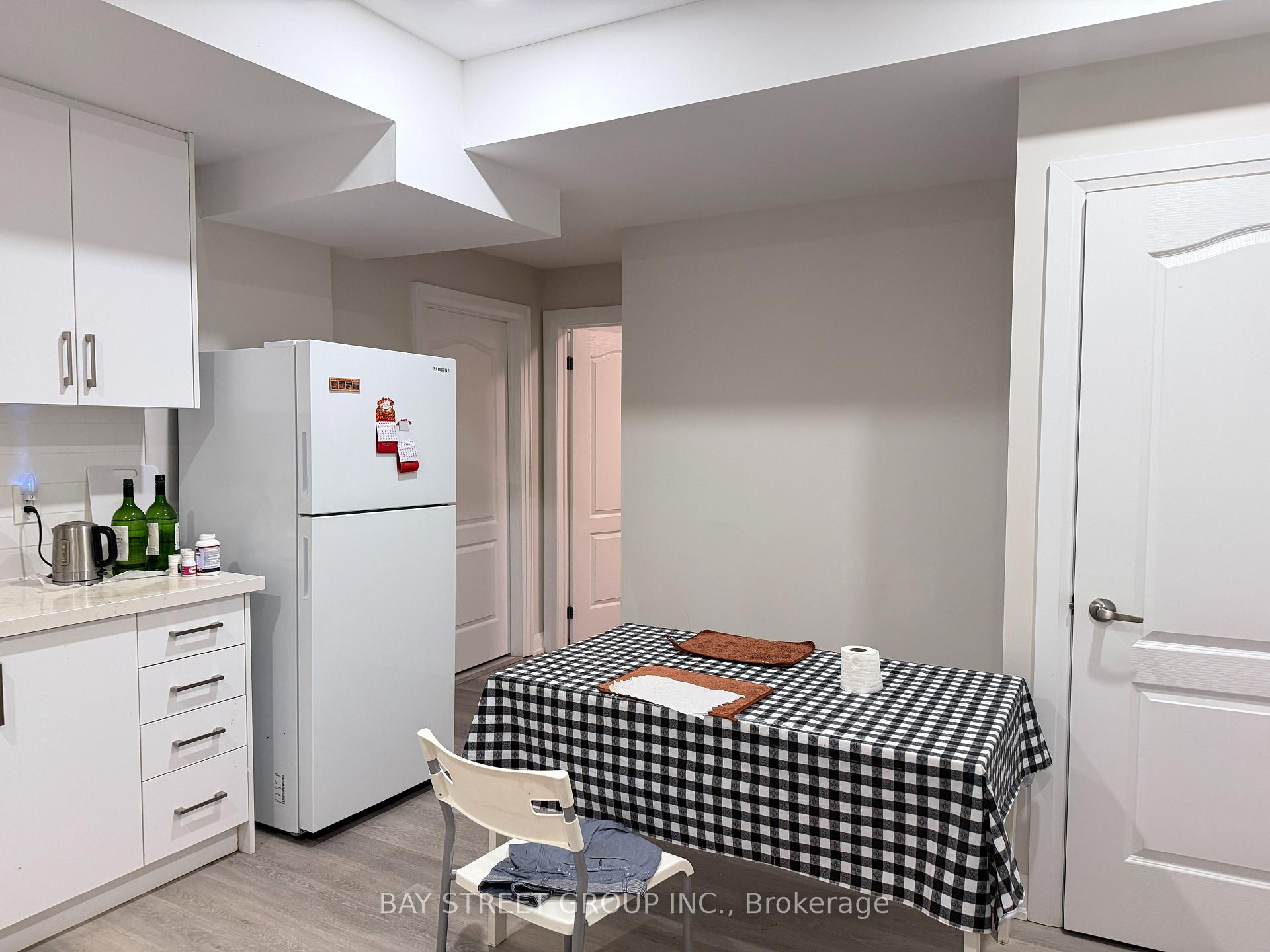 Photo 4 of 16 Queen Magdalene Place, North York, Hillcrest Village — HOMEH