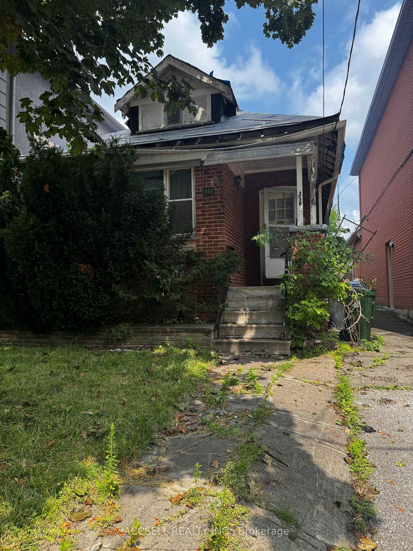 Photo 1 of 350 Belsize Drive, Toronto, Mount Pleasant East — HOMEH
