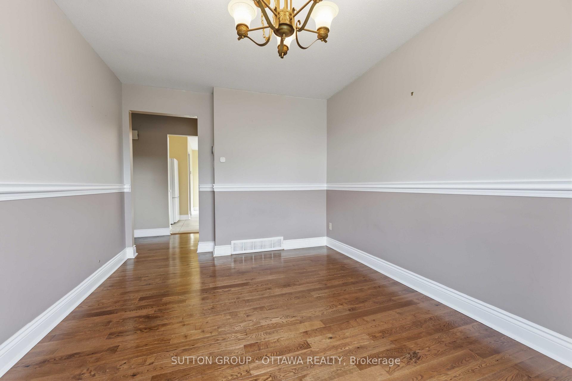 Photo 14 of 16 Crimson Gate, Ottawa, Hunt Club Park/Greenboro — HOMEH