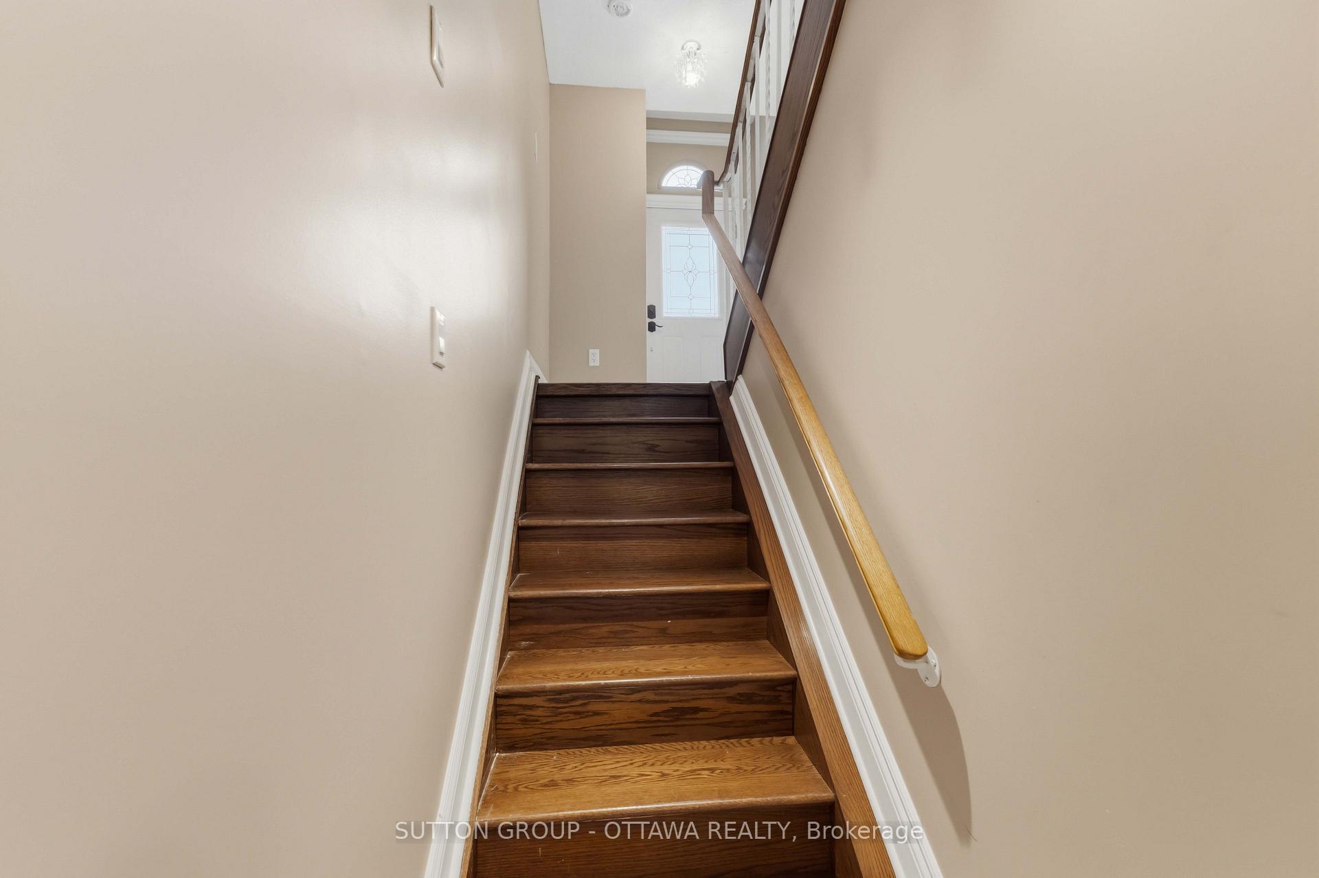 Photo 37 of 16 Crimson Gate, Ottawa, Hunt Club Park/Greenboro — HOMEH