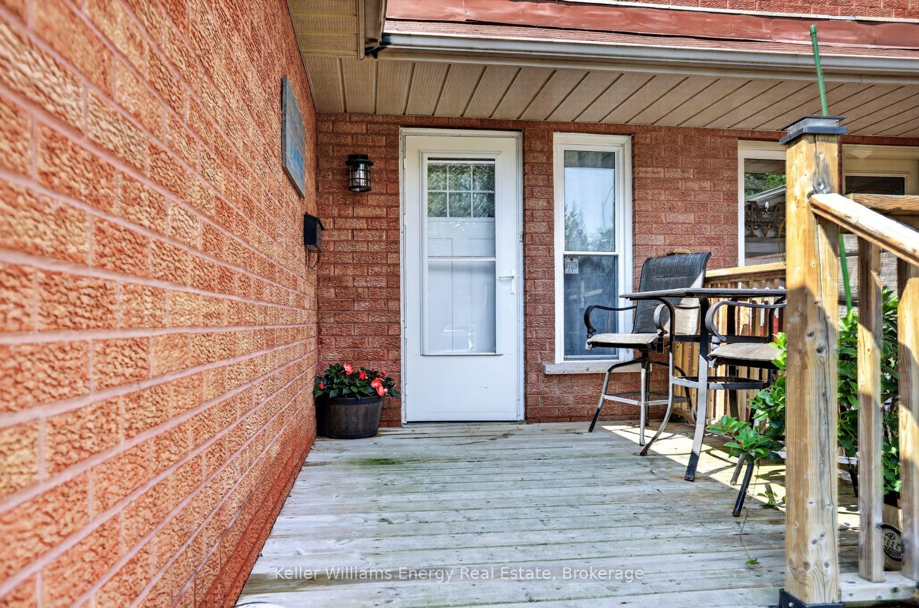 Photo 3 of 567 Cobblehill Drive, Oshawa, Pinecrest — HOMEH