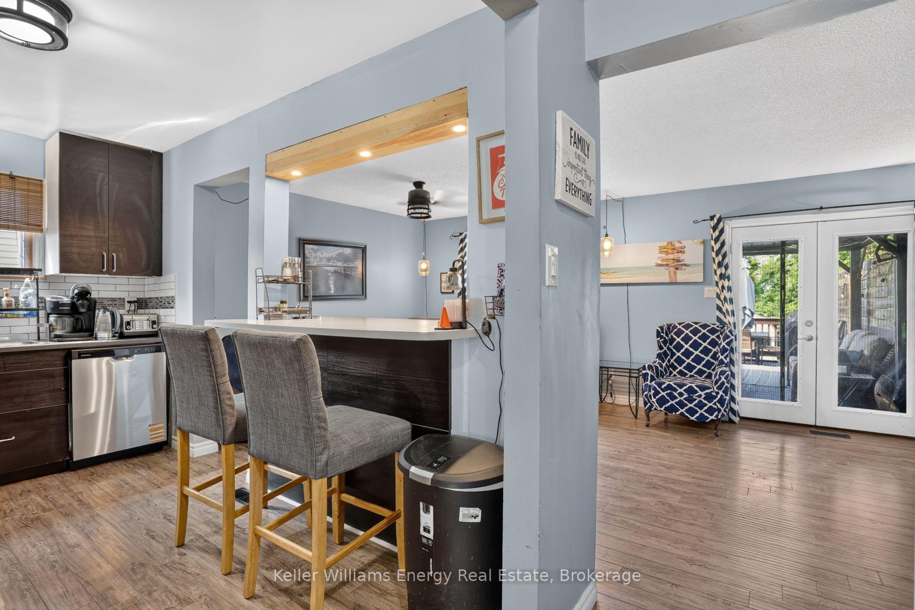 Photo 6 of 567 Cobblehill Drive, Oshawa, Pinecrest — HOMEH