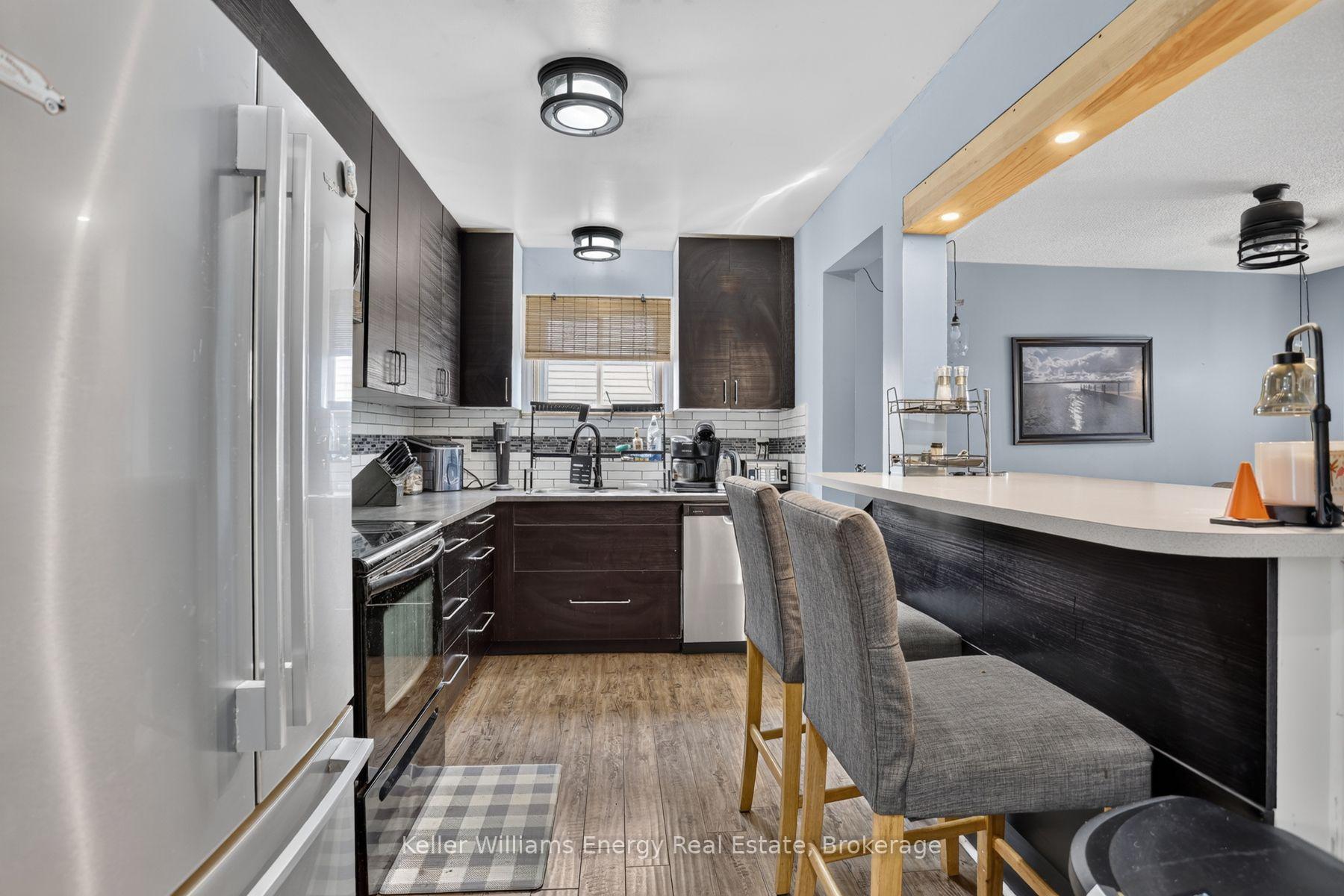 Photo 7 of 567 Cobblehill Drive, Oshawa, Pinecrest — HOMEH