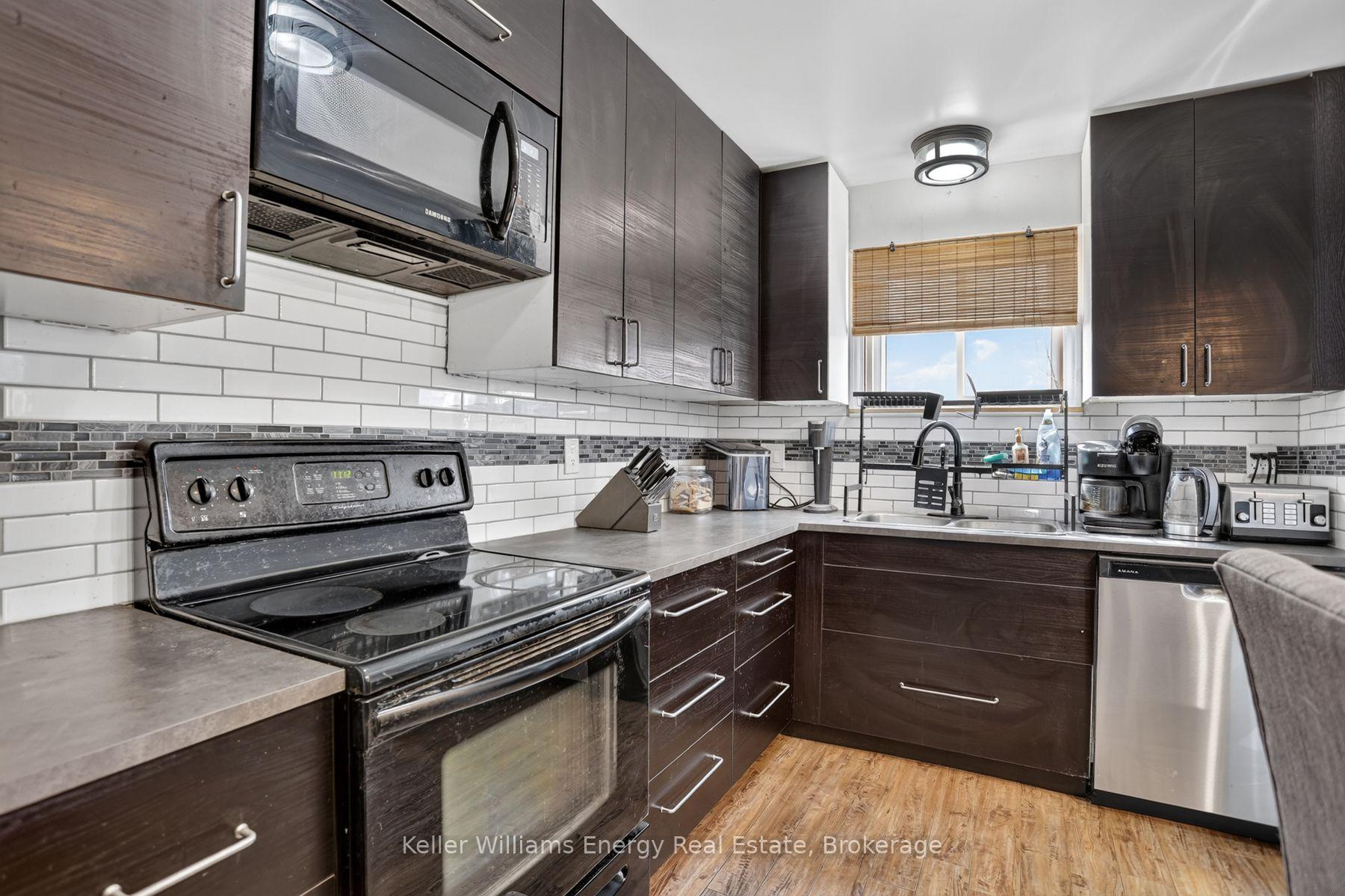 Photo 8 of 567 Cobblehill Drive, Oshawa, Pinecrest — HOMEH