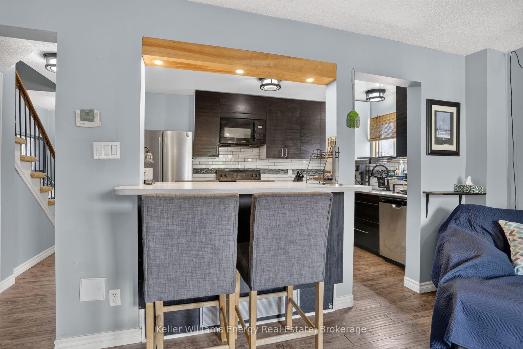 Photo 10 of 567 Cobblehill Drive, Oshawa, Pinecrest — HOMEH