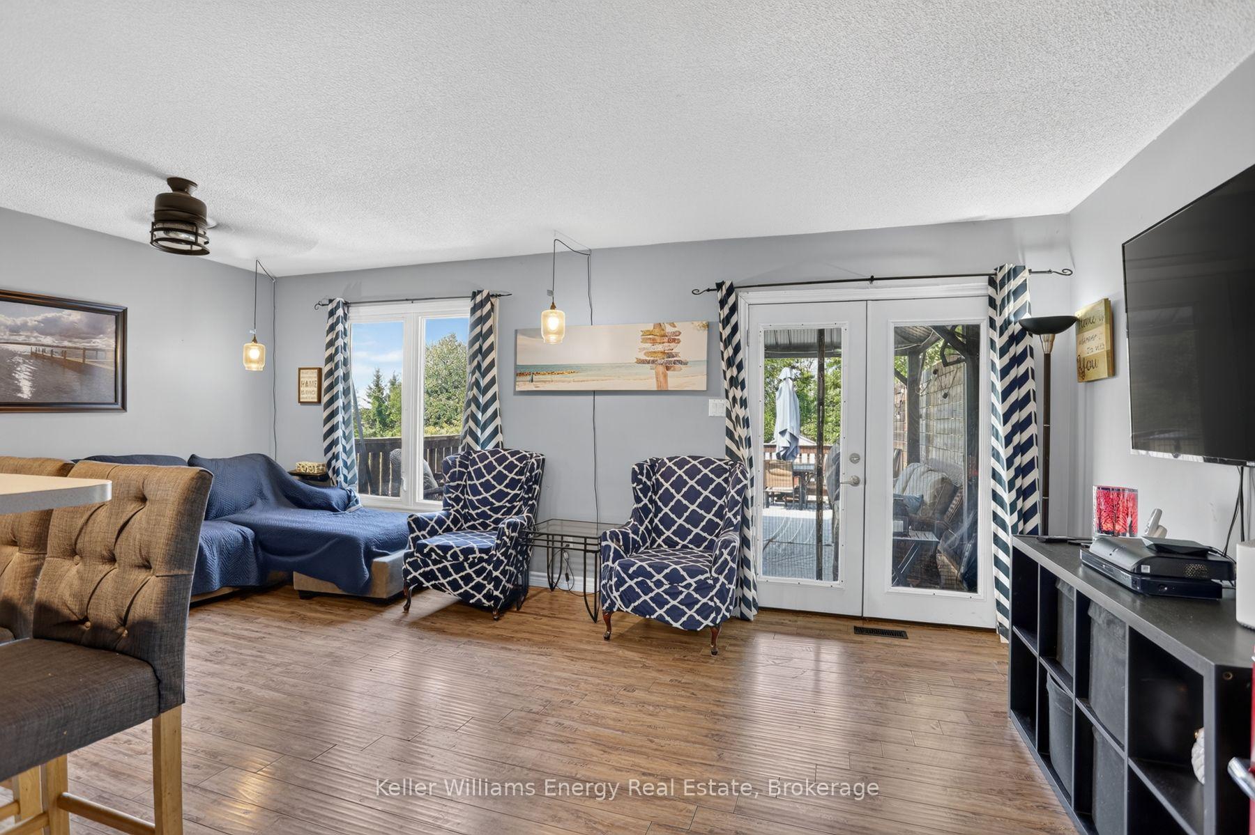 Photo 12 of 567 Cobblehill Drive, Oshawa, Pinecrest — HOMEH