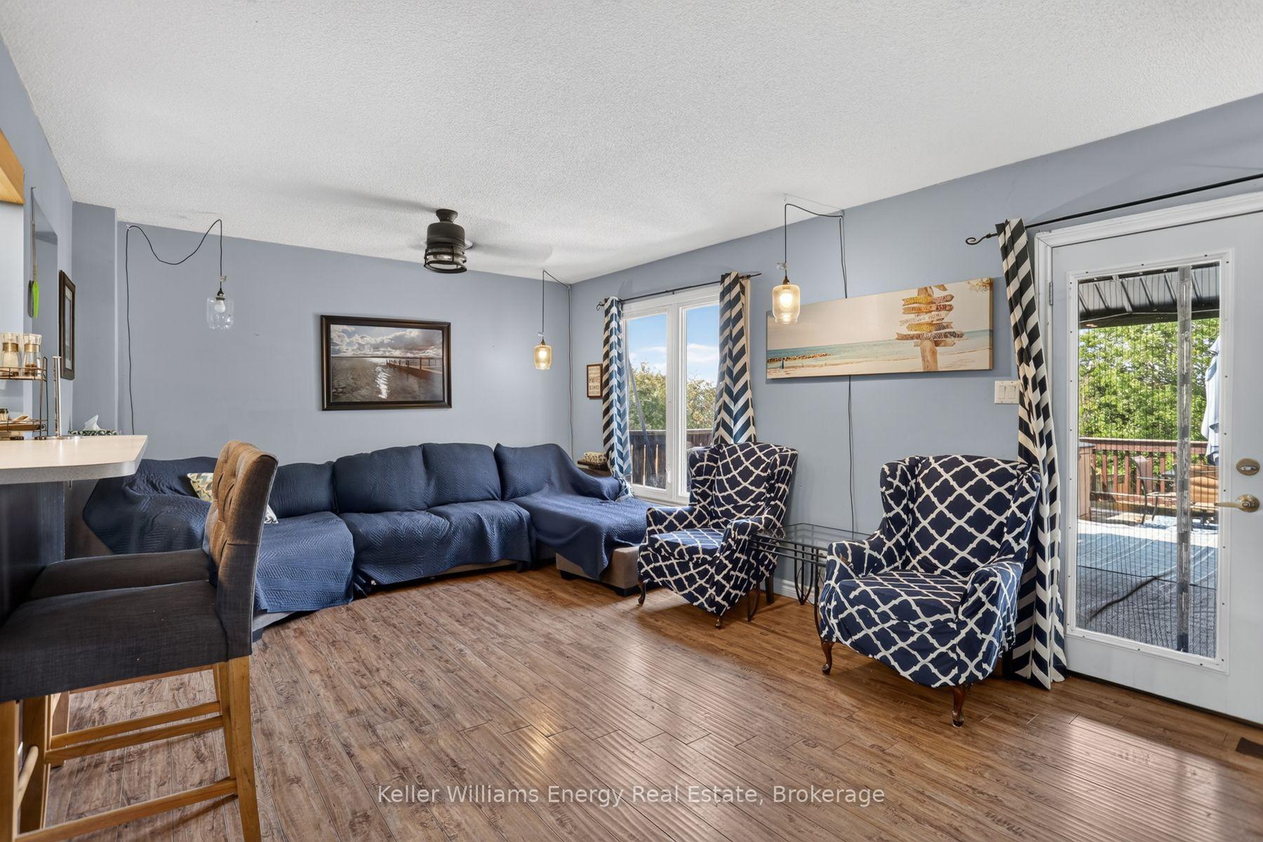 Photo 13 of 567 Cobblehill Drive, Oshawa, Pinecrest — HOMEH