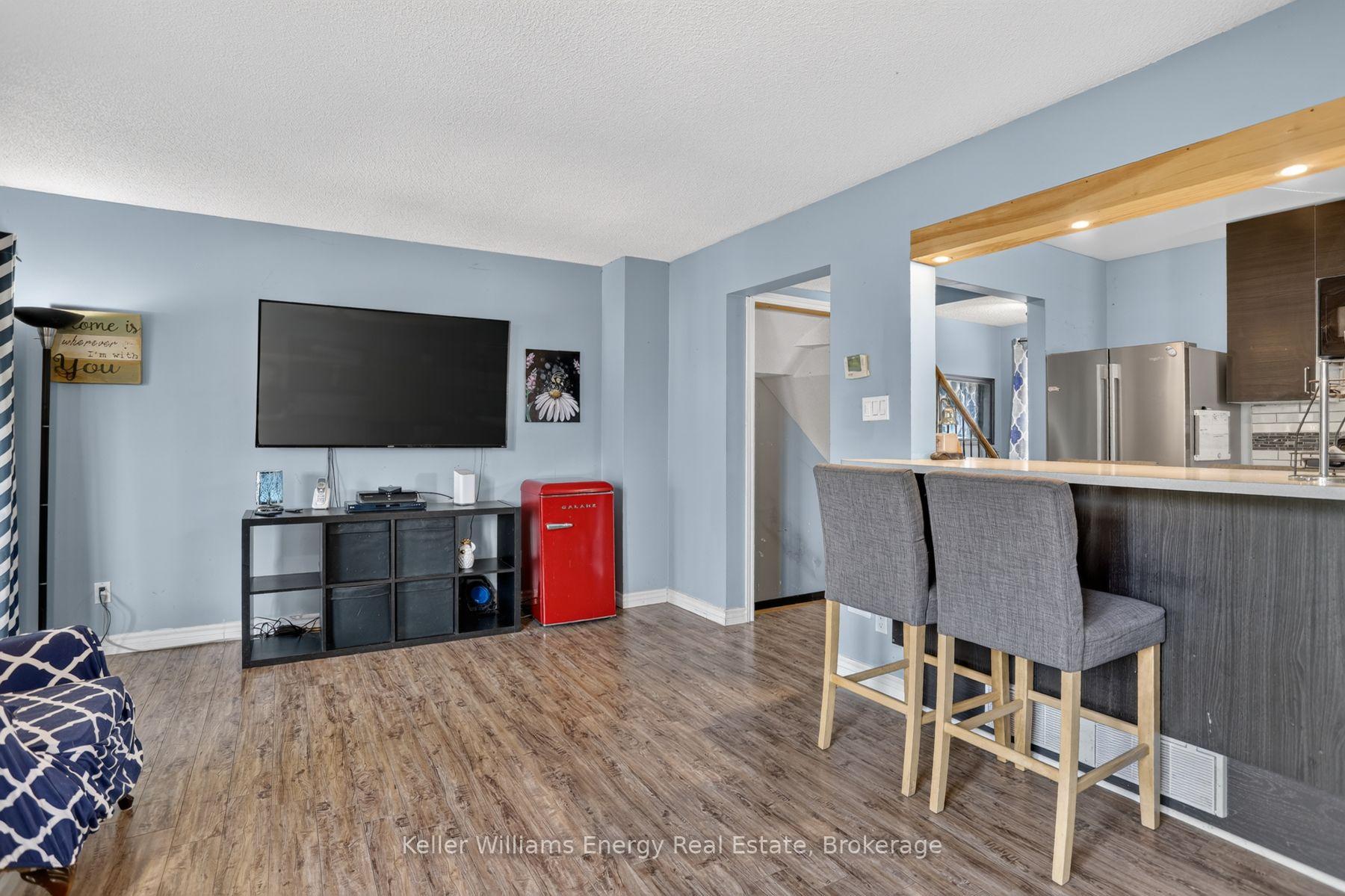 Photo 15 of 567 Cobblehill Drive, Oshawa, Pinecrest — HOMEH