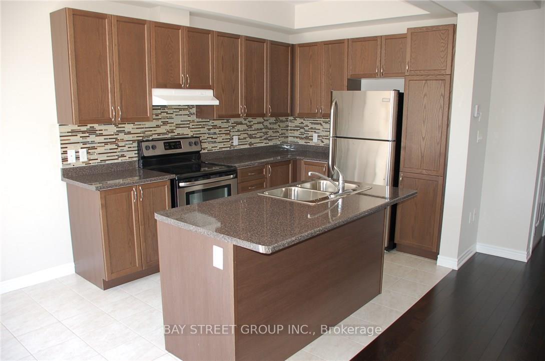 Photo 3 of Unit 32, 90 Raymond Road, Hamilton, Meadowlands — HOMEH