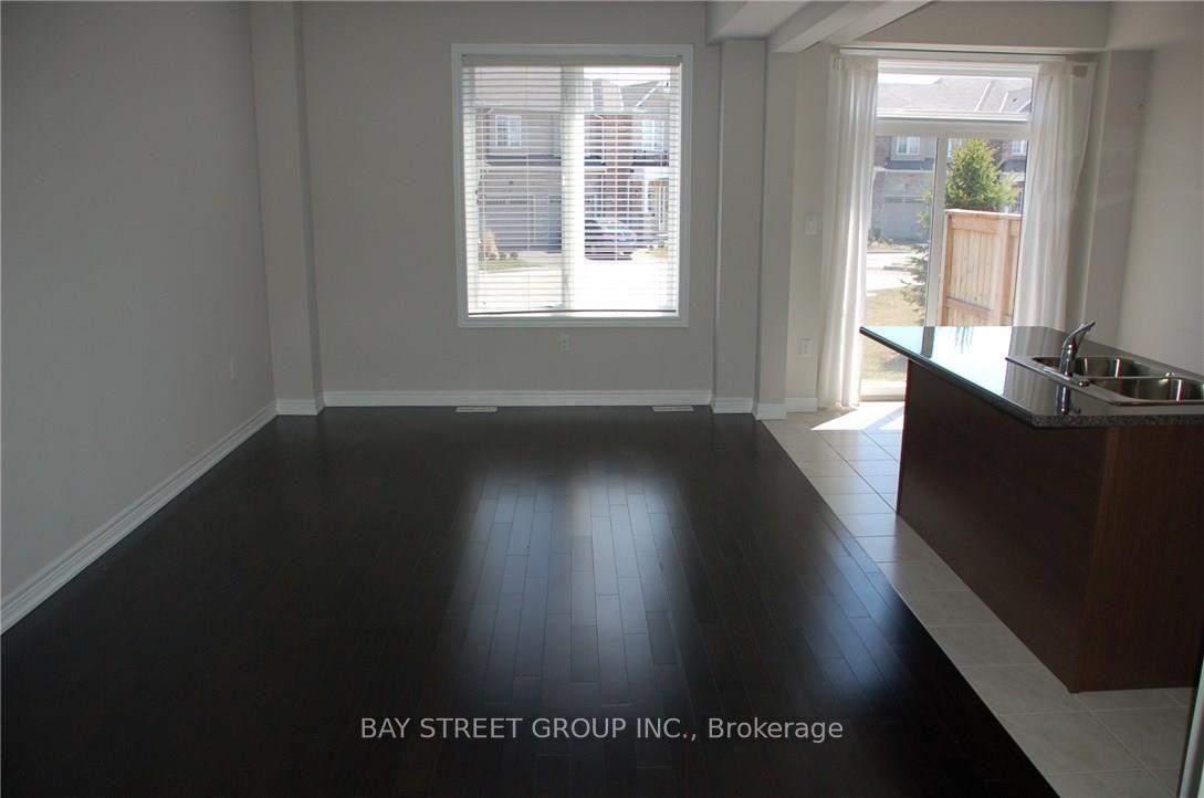 Photo 5 of Unit 32, 90 Raymond Road, Hamilton, Meadowlands — HOMEH