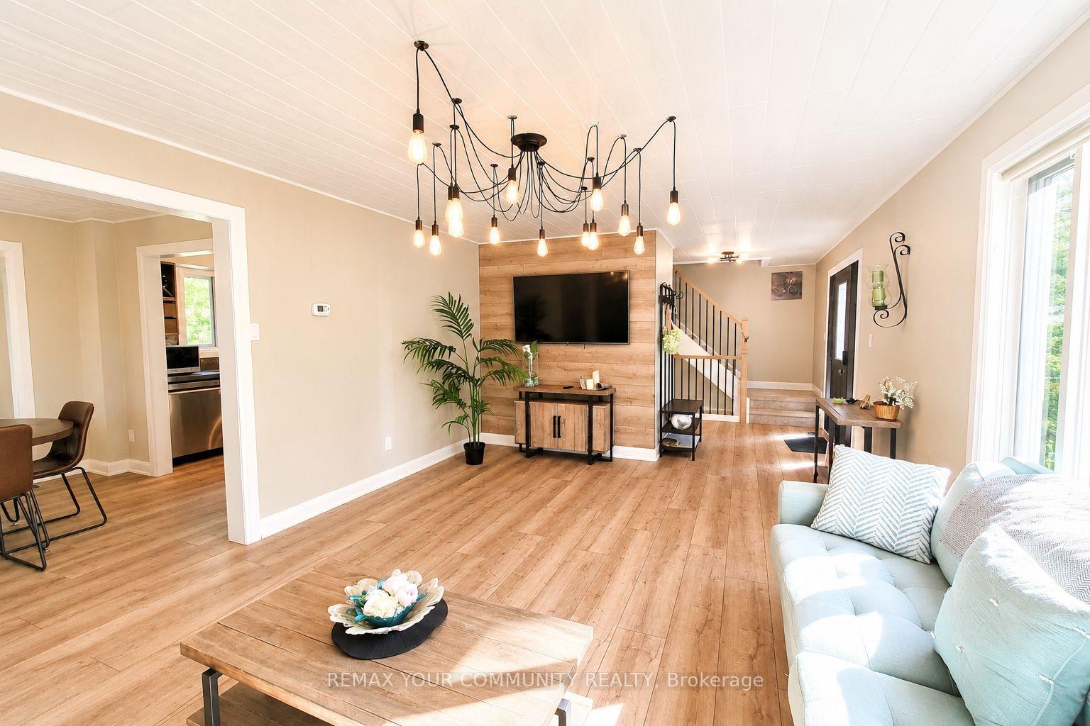 Photo 4 of 1138 Siesta Drive, Tiny, Rural Tiny — HOMEH