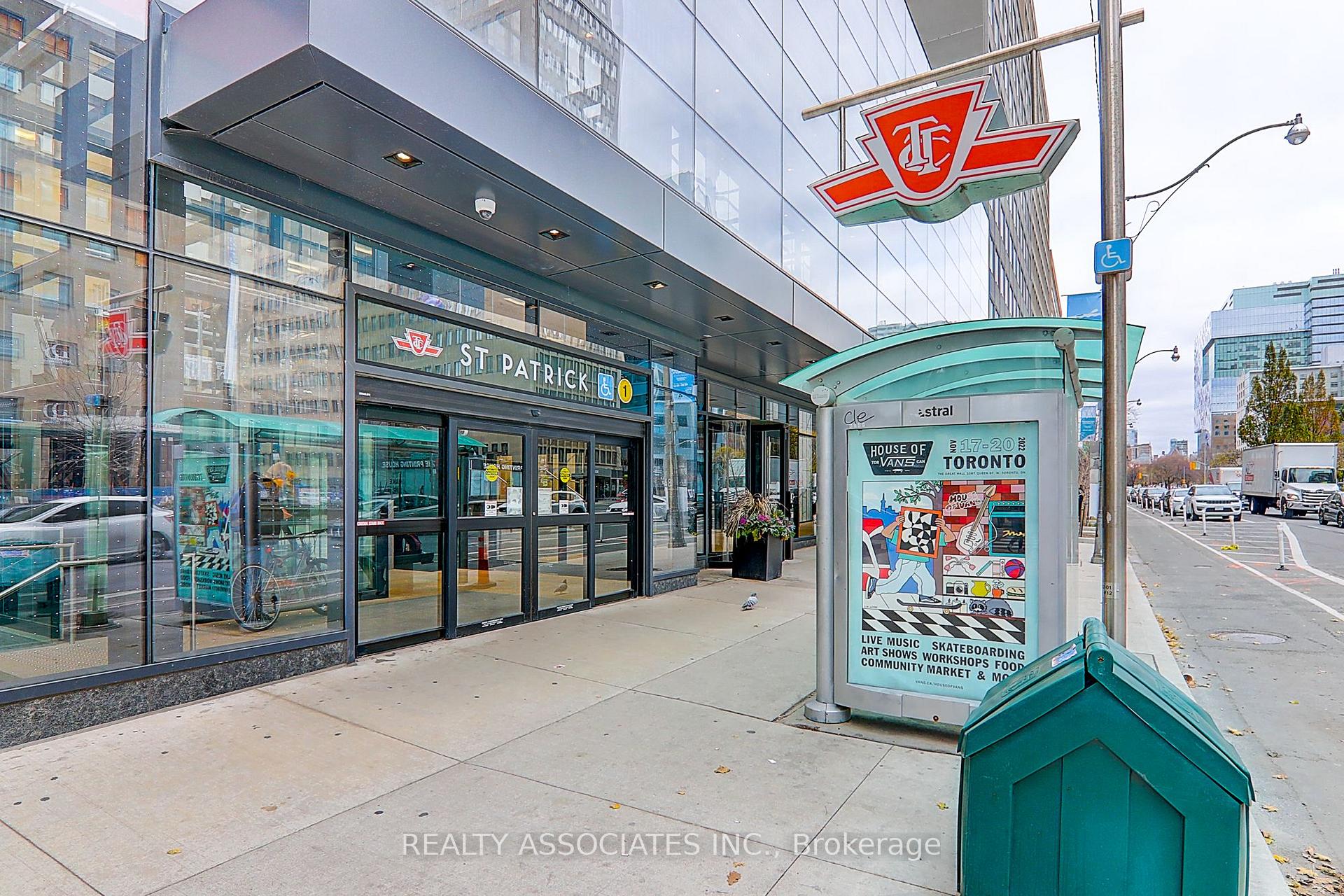 Photo 3 of Unit 4310, 488 University Avenue, Toronto, University — HOMEH