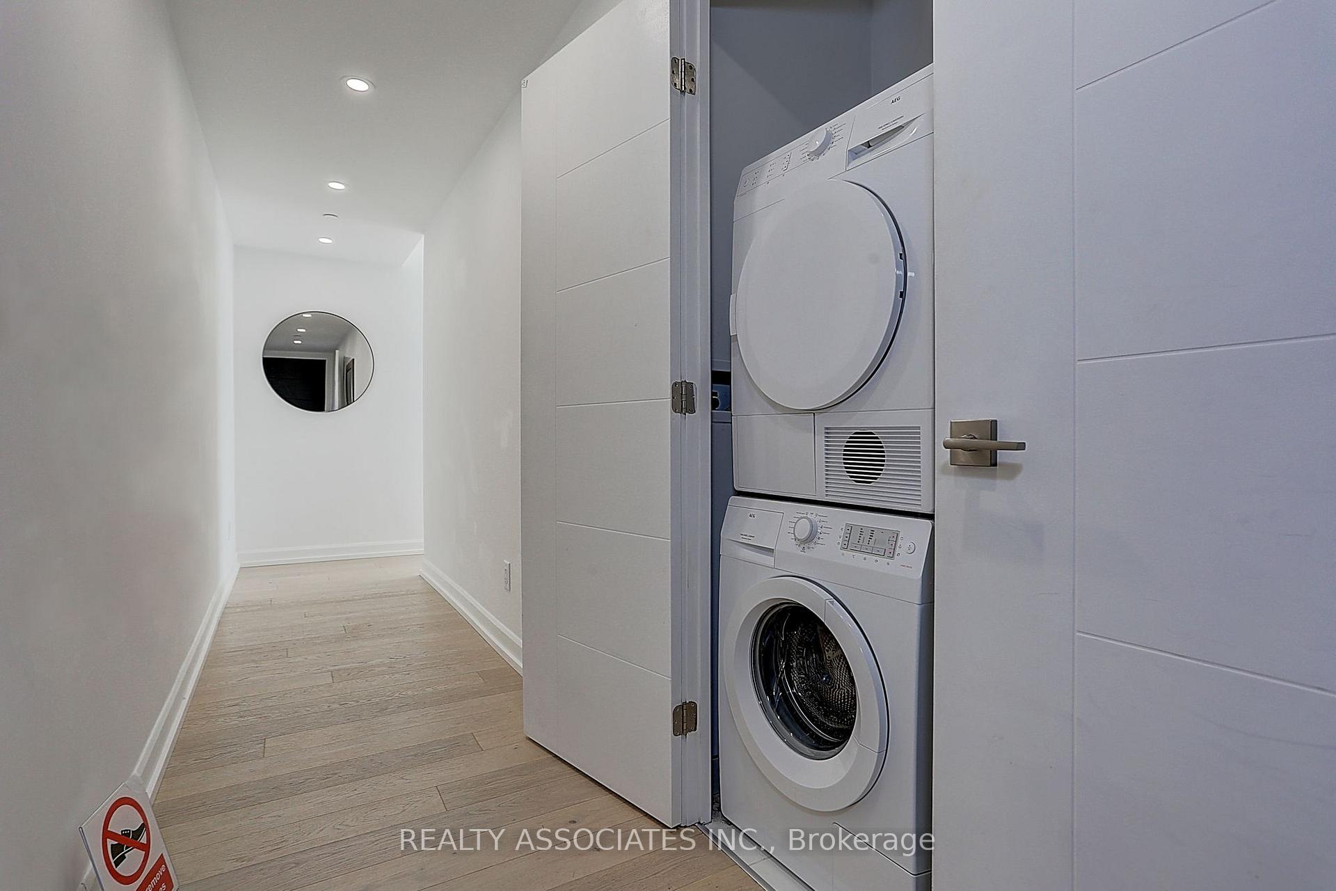 Photo 4 of Unit 4310, 488 University Avenue, Toronto, University — HOMEH